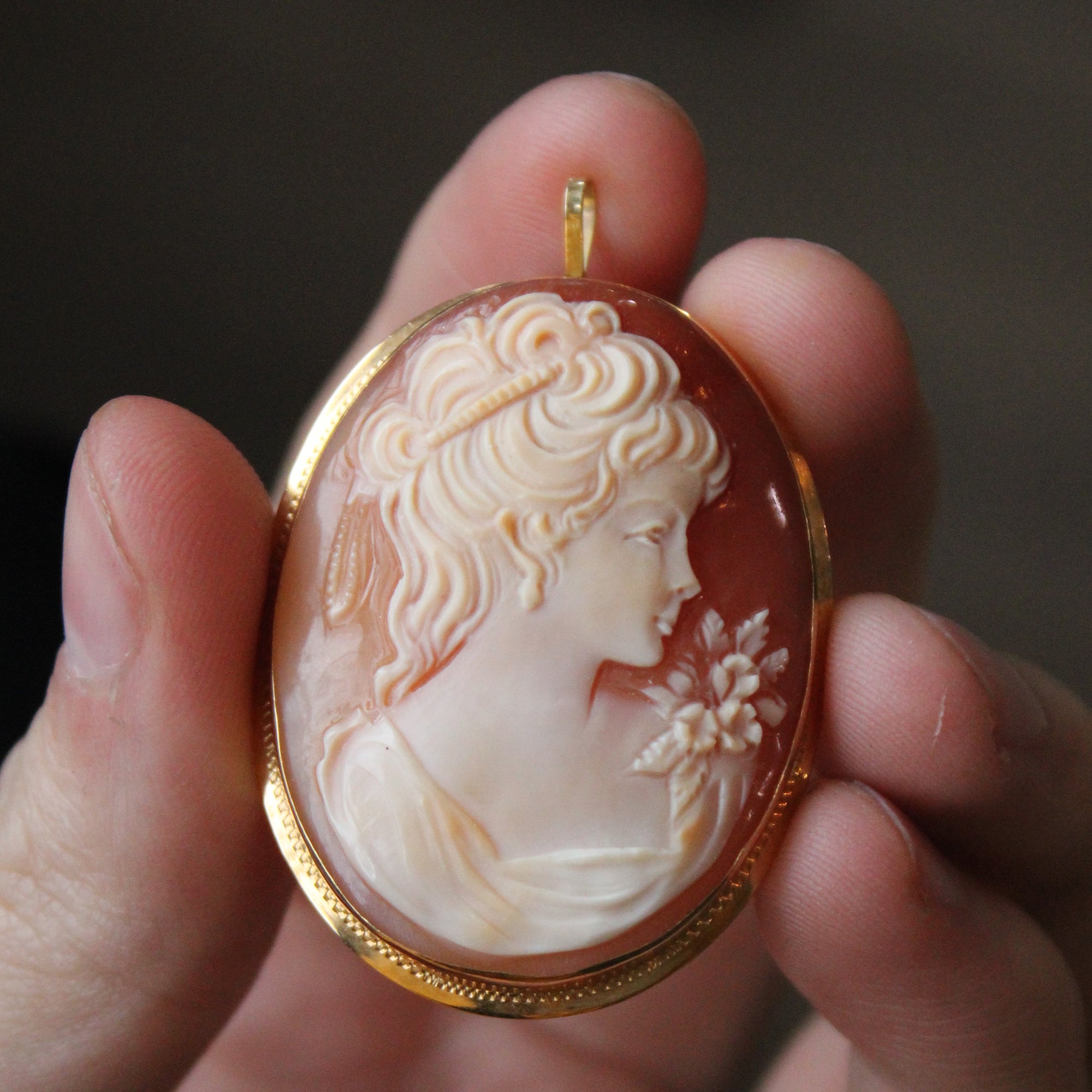 Carved Shell Cameo Pendant | 20.00ct |