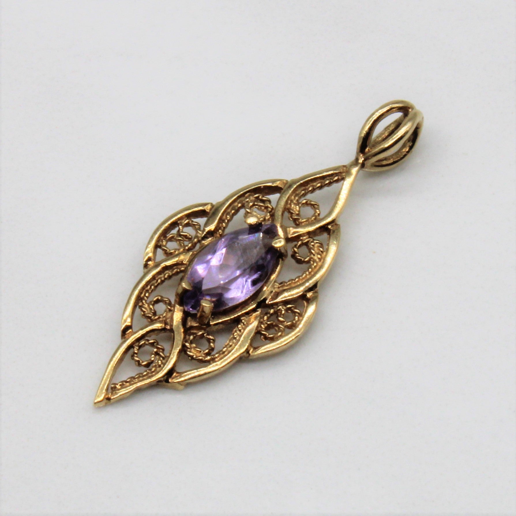 1960s Filigree Amethyst Pendant | 0.45ct |