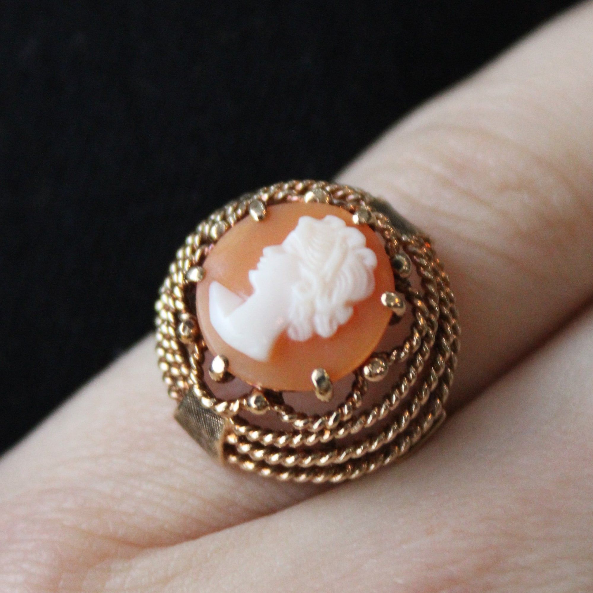 Carved Shell Cameo Ring | 3.00ct | SZ 5.5 |