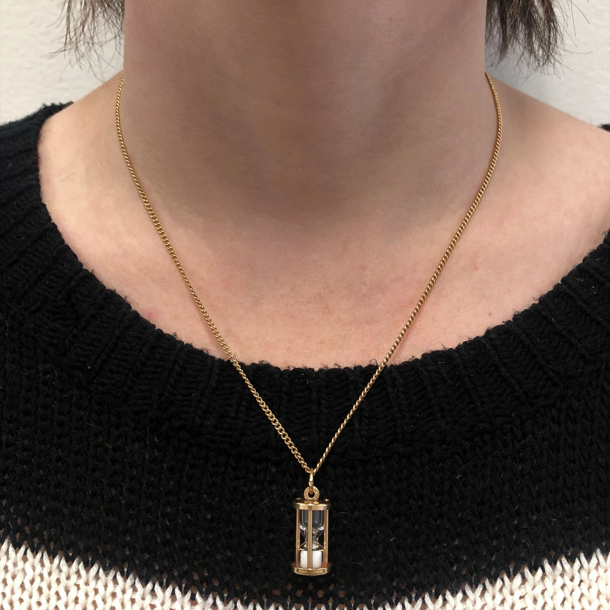 1960s Hourglass Necklace | 18