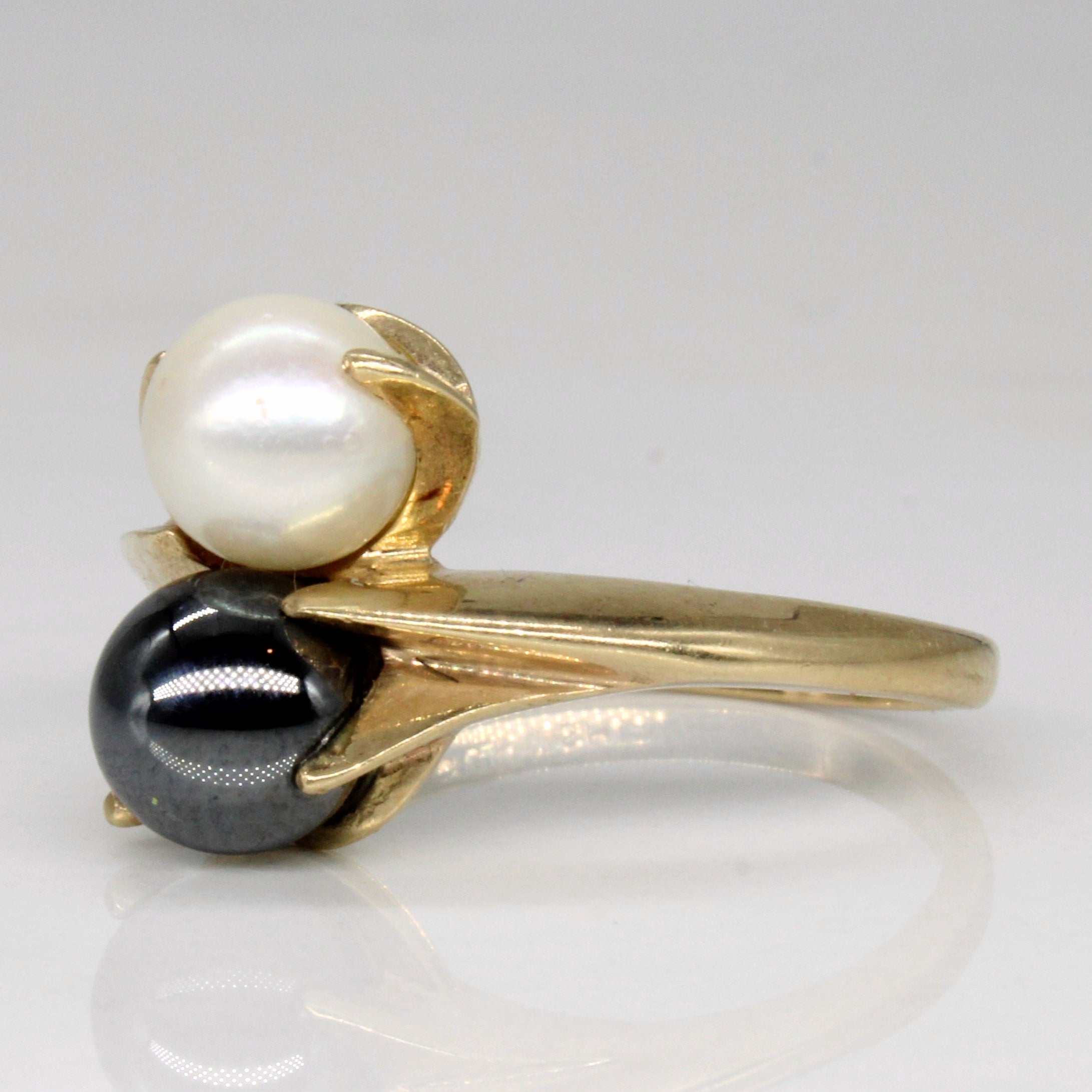 Hematite & Pearl Bypass Ring | 3.75ct | SZ 7 |