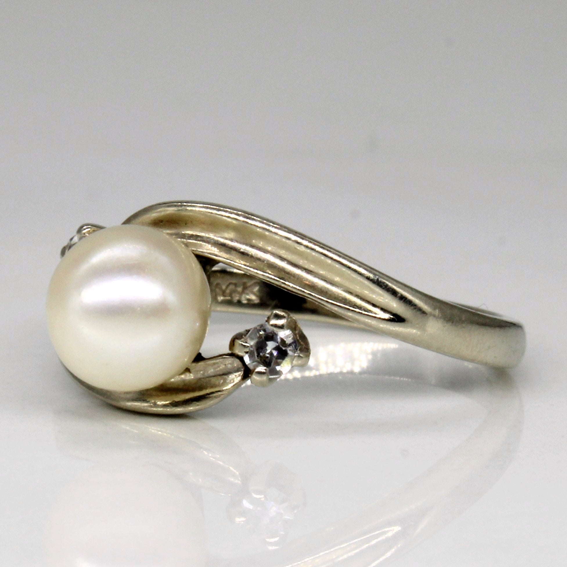 Pearl & Diamond Cross Over Ring | 0.06ctw | SZ 6 |