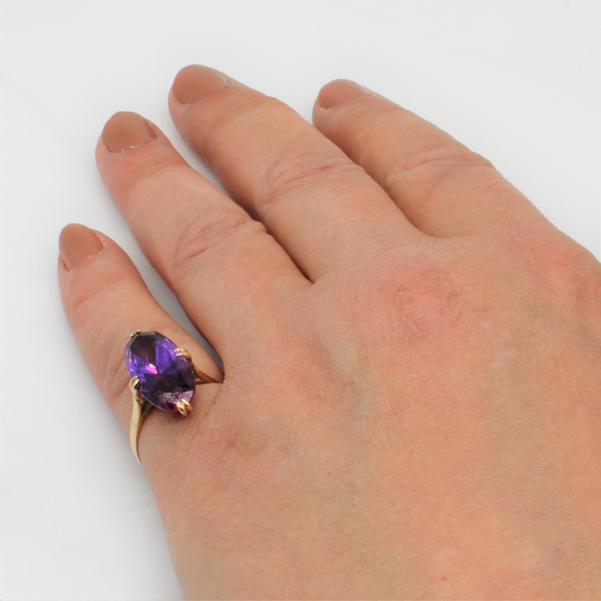 Synthetic Purple Sapphire Cocktail Ring | 7.50ct | SZ 6.75 |
