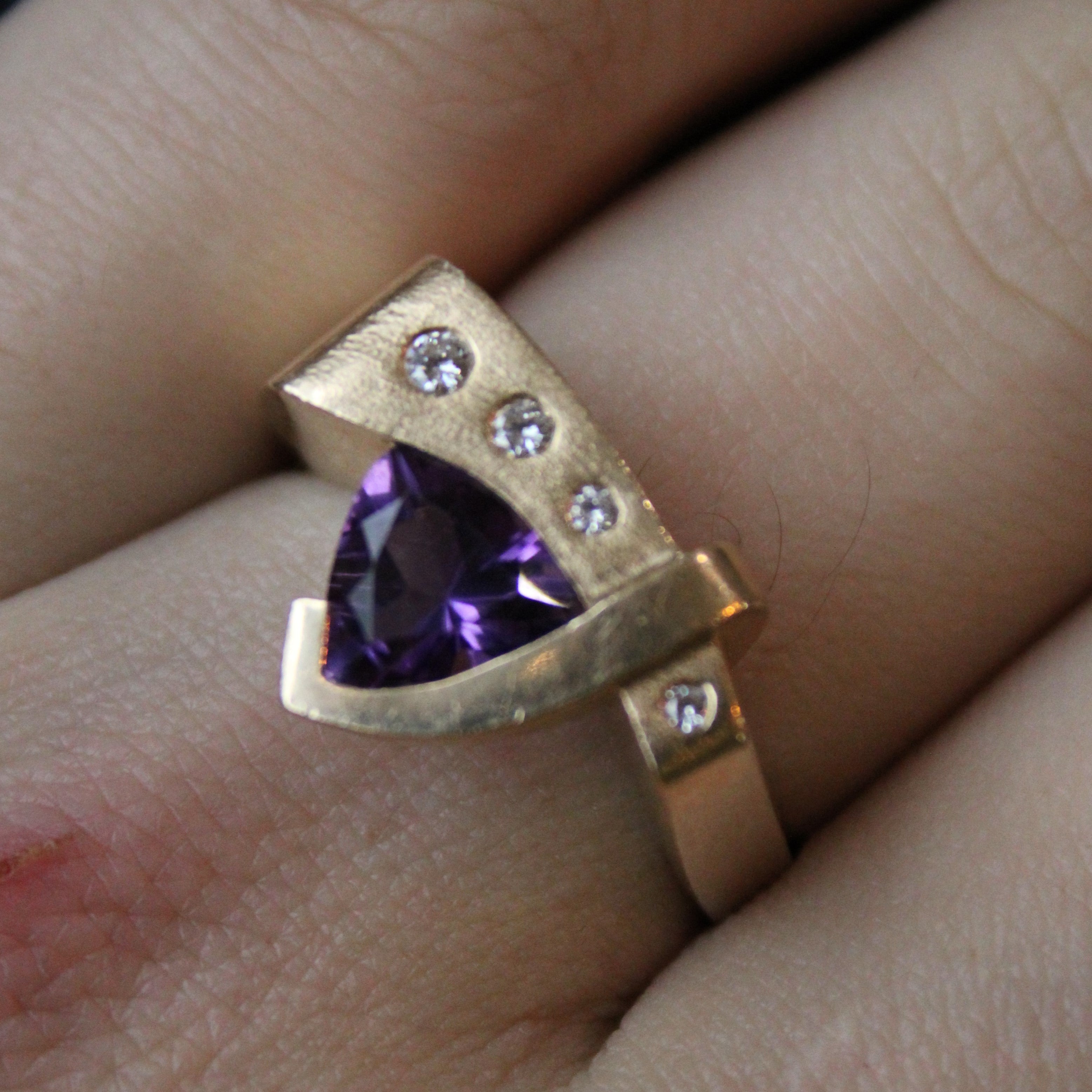 Amethyst & Diamond Abstract Ring | 1.00ct, 0.09ctw | SZ 10 |