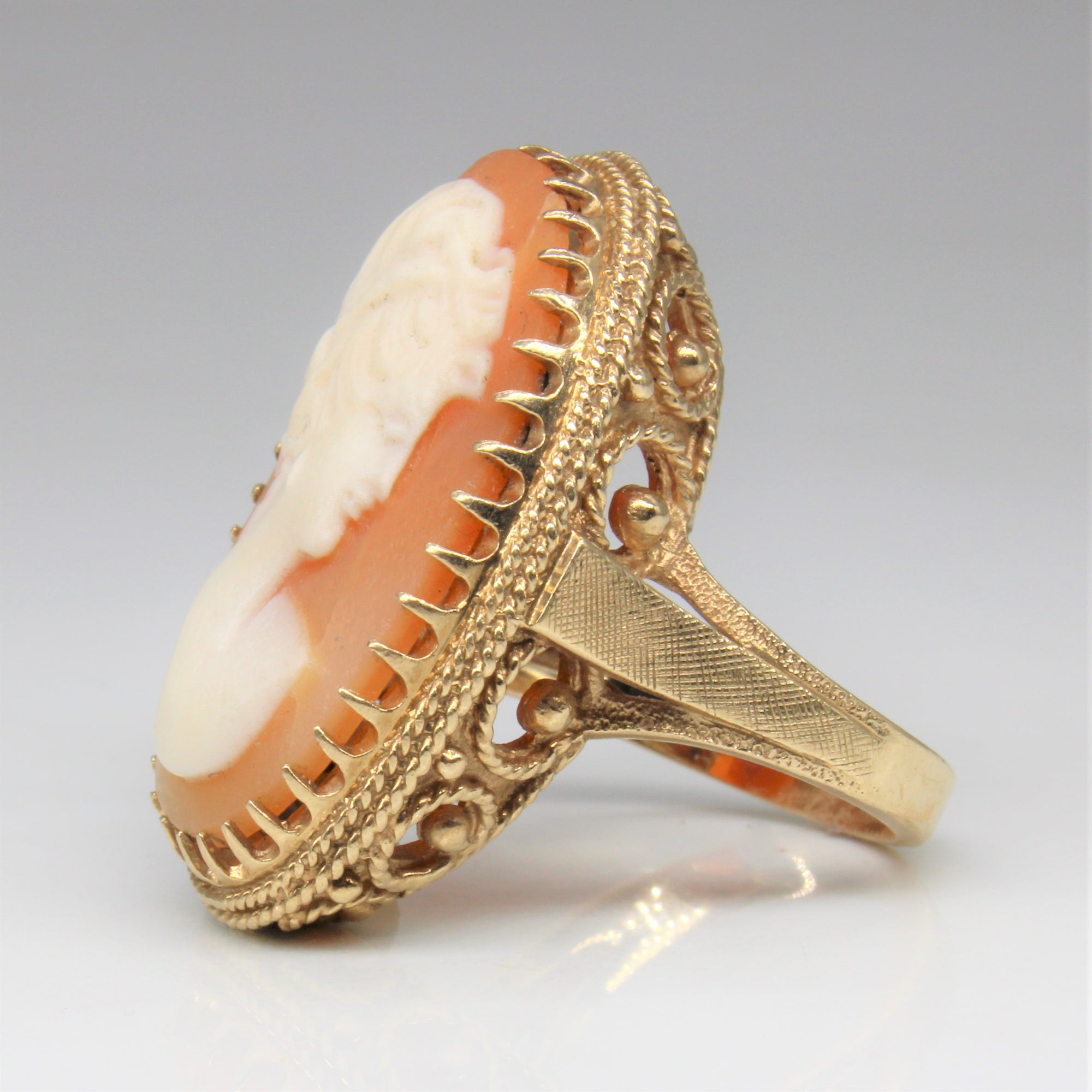 Carved Cameo Shell Ring | SZ 7 |