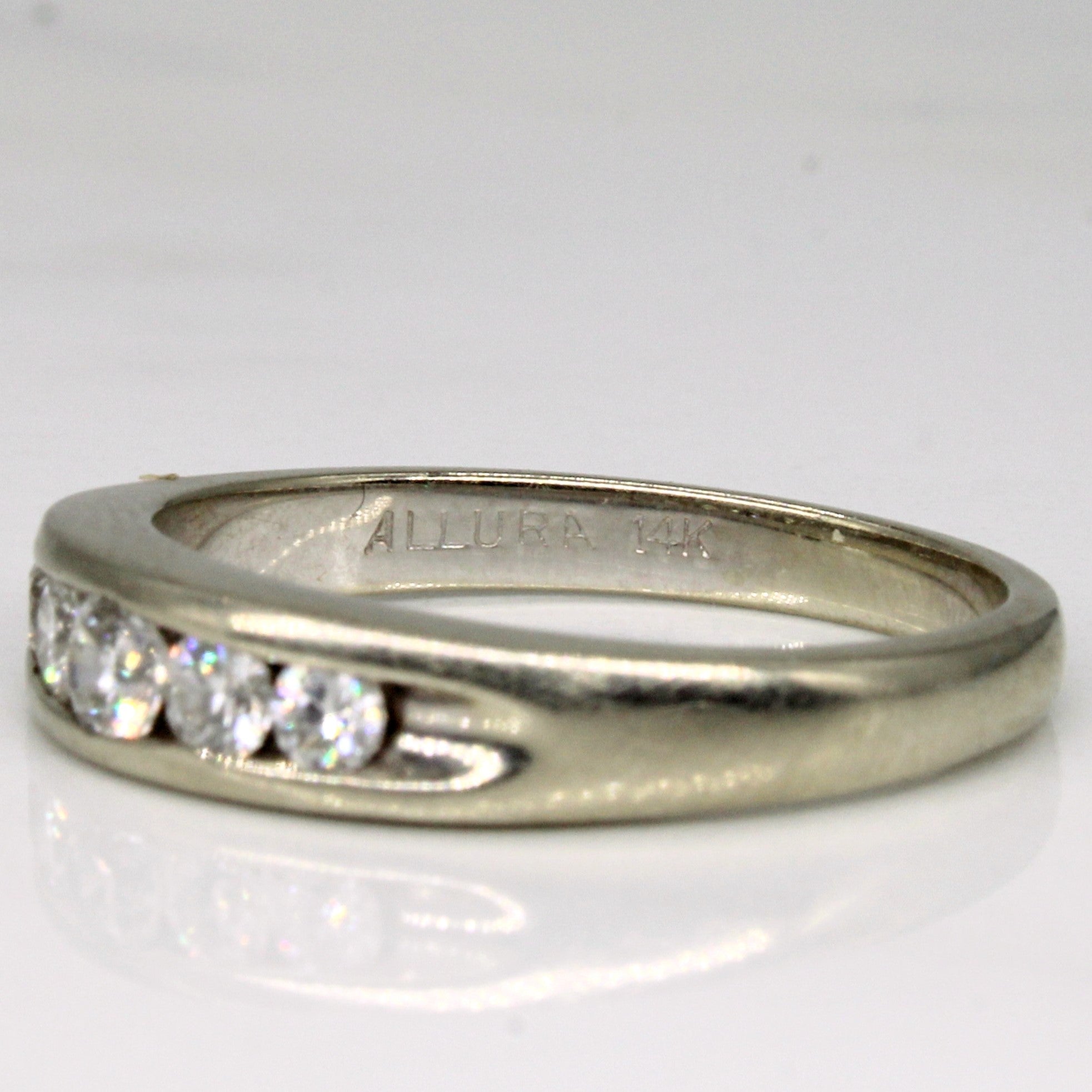 Graduated Diamond Channel Band | 0.31ctw | SZ 6.25 |