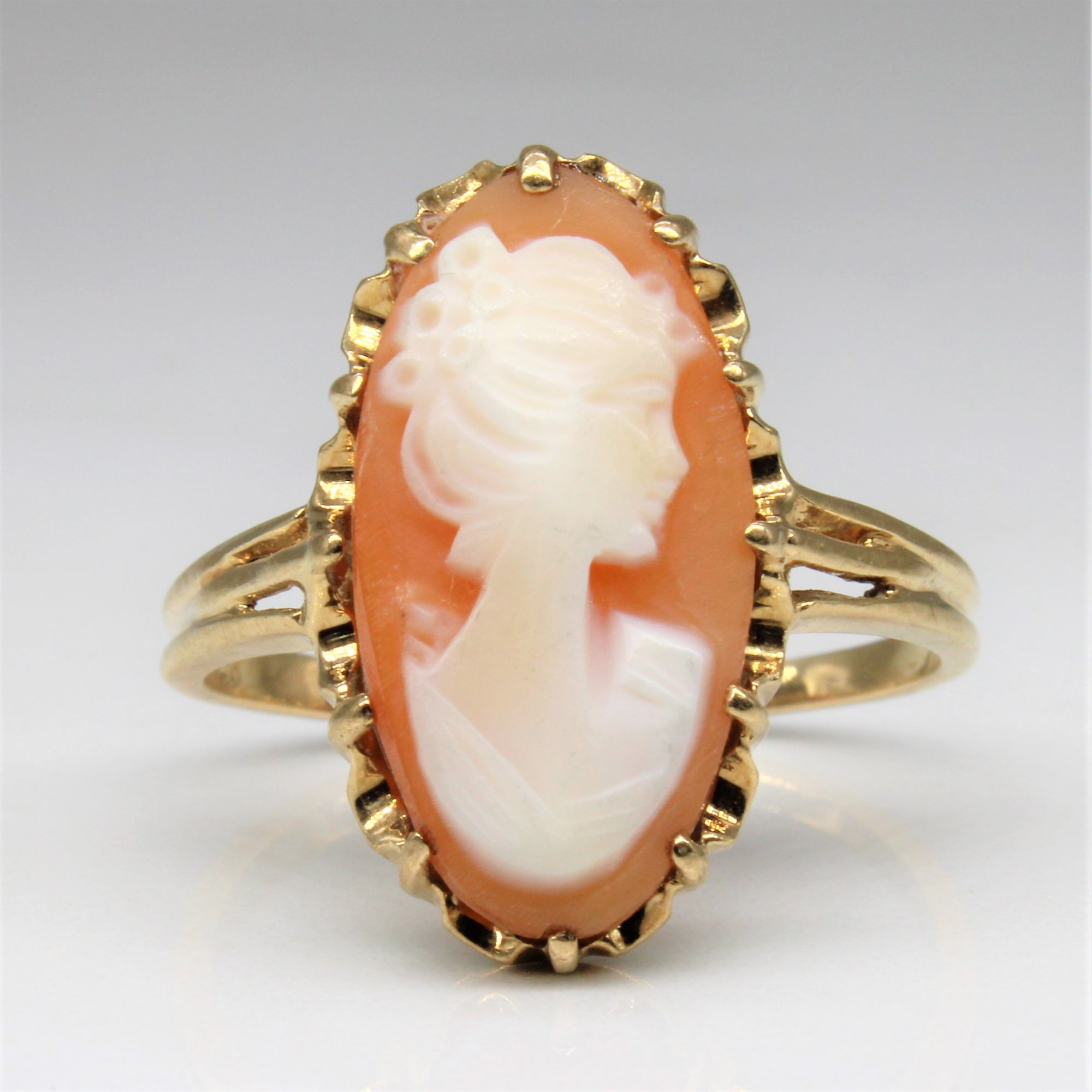 Carved Shell Cameo Ring | SZ 8.75 |