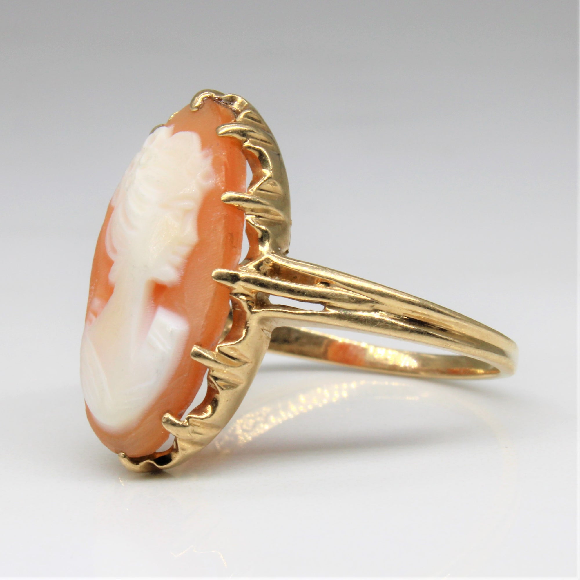 Carved Shell Cameo Ring | SZ 8.75 |