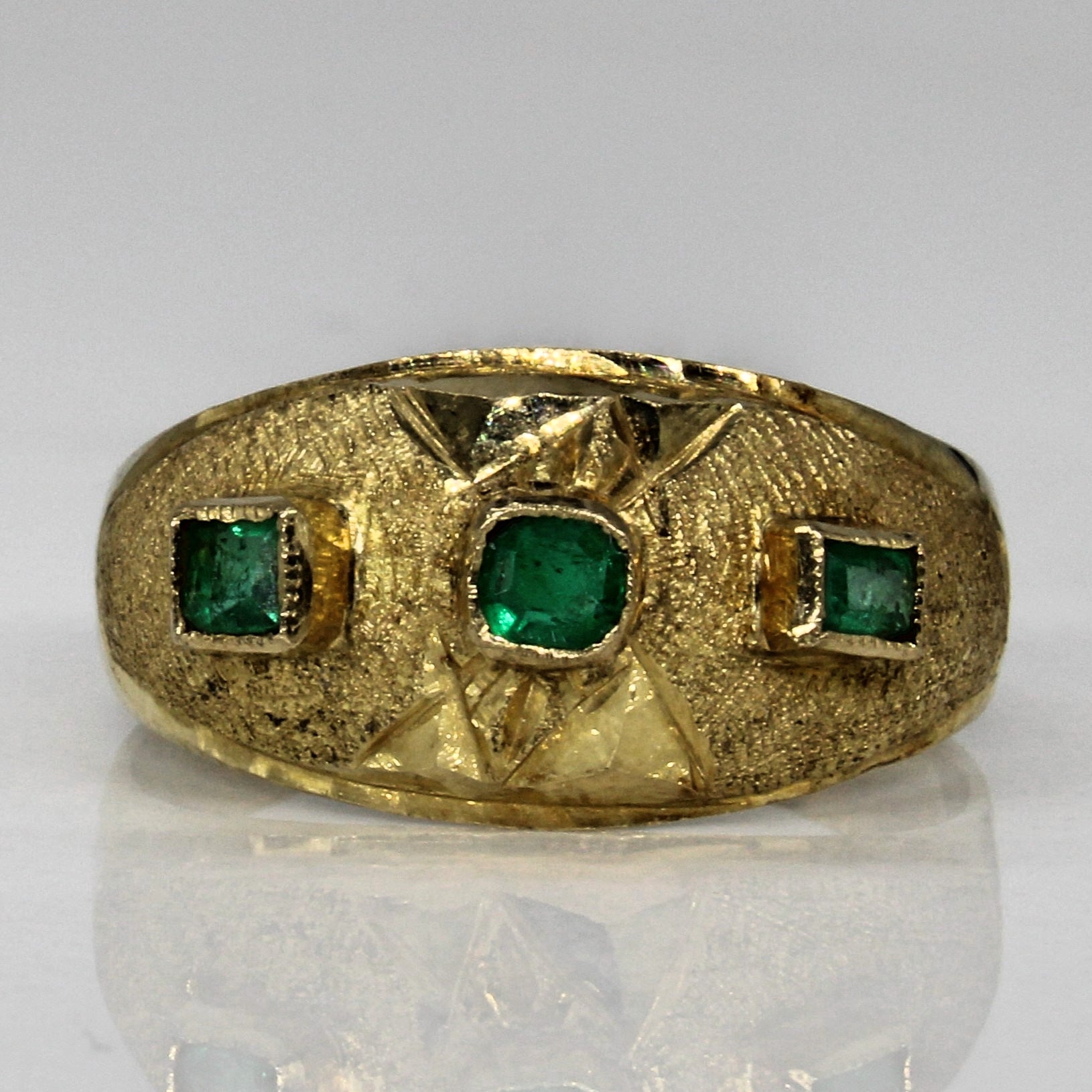 Three Stone Emerald Ring | 0.13ctw | SZ 6.75 |