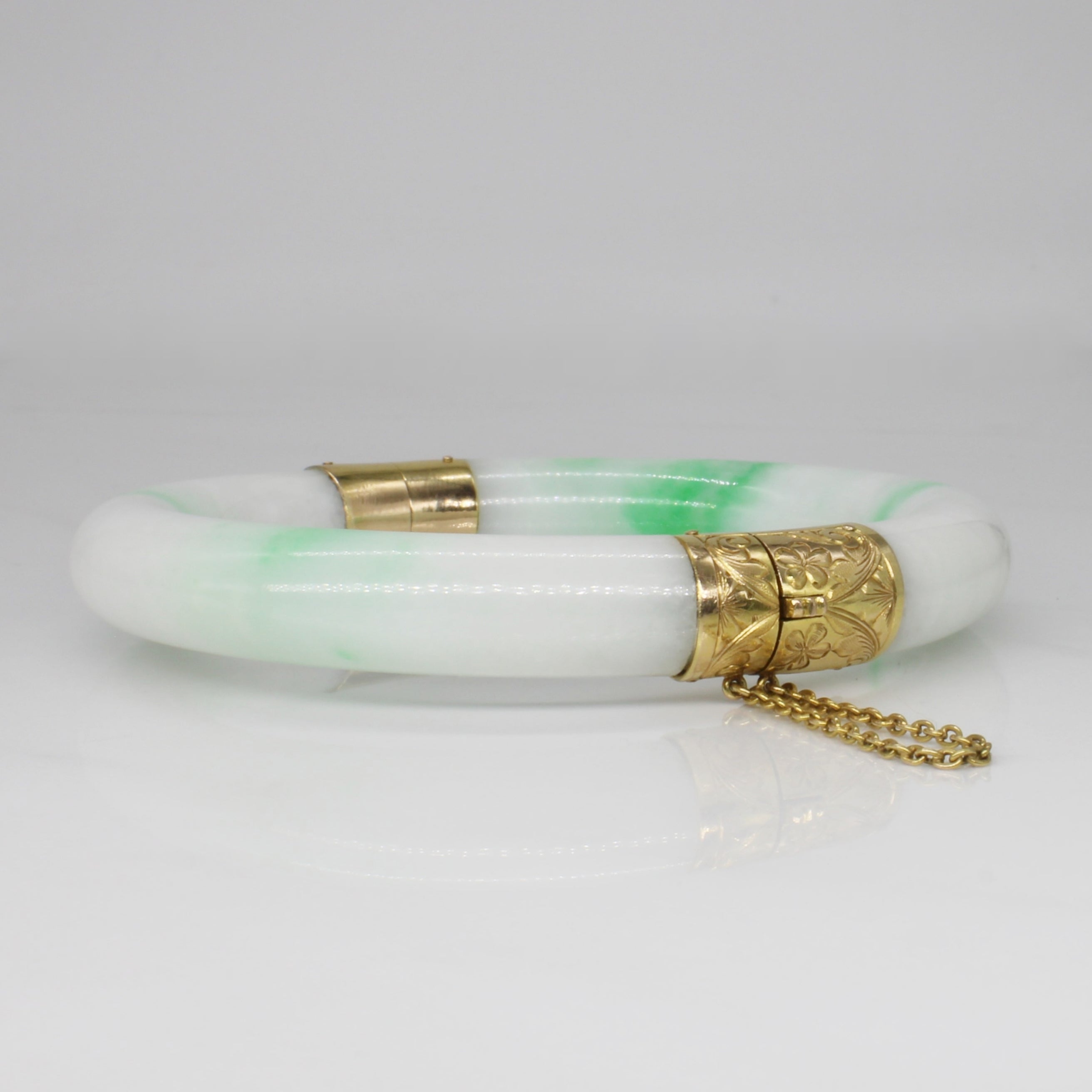 Jadeite Bangle | 300.00ctw | 9" |