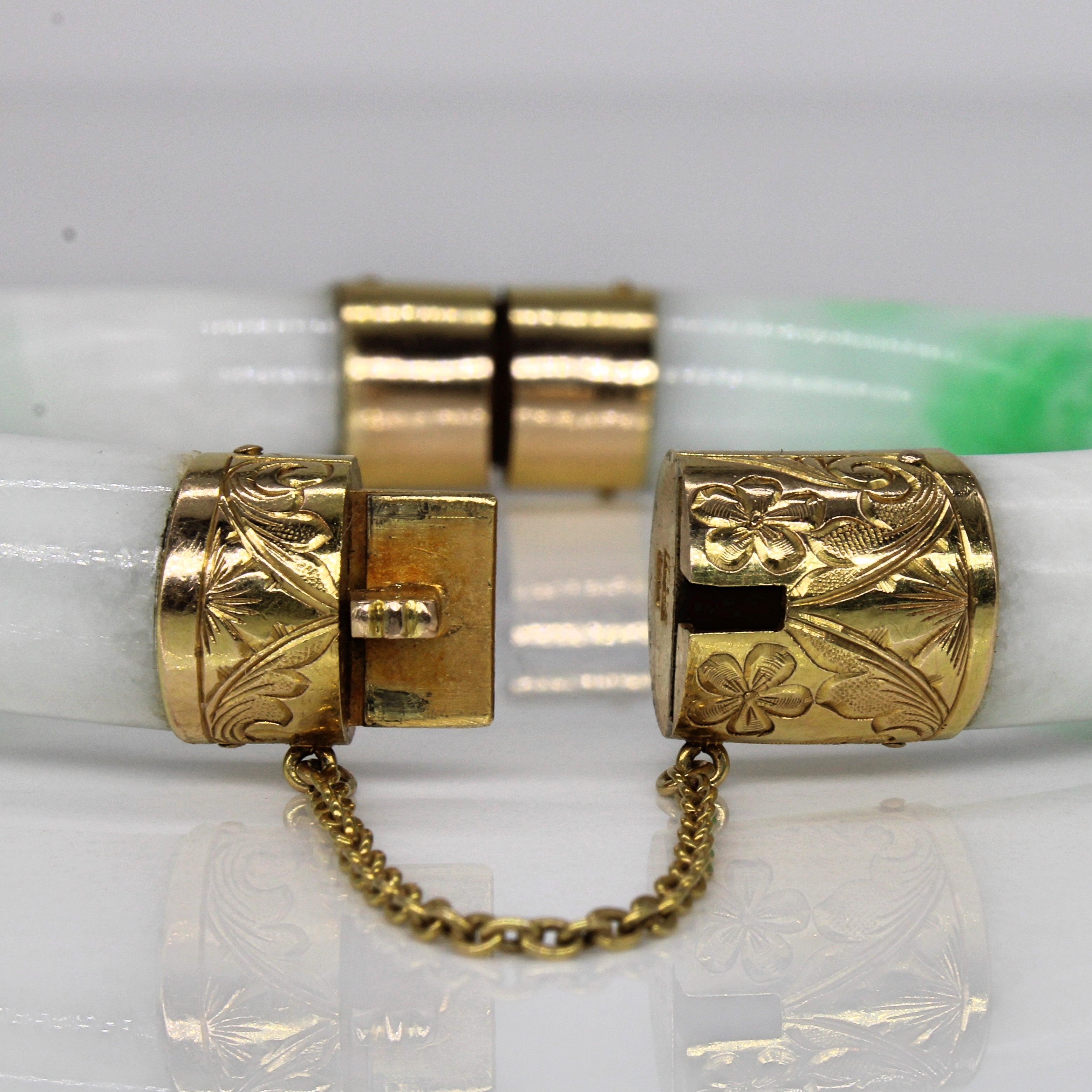 Jadeite Bangle | 300.00ctw | 9" |