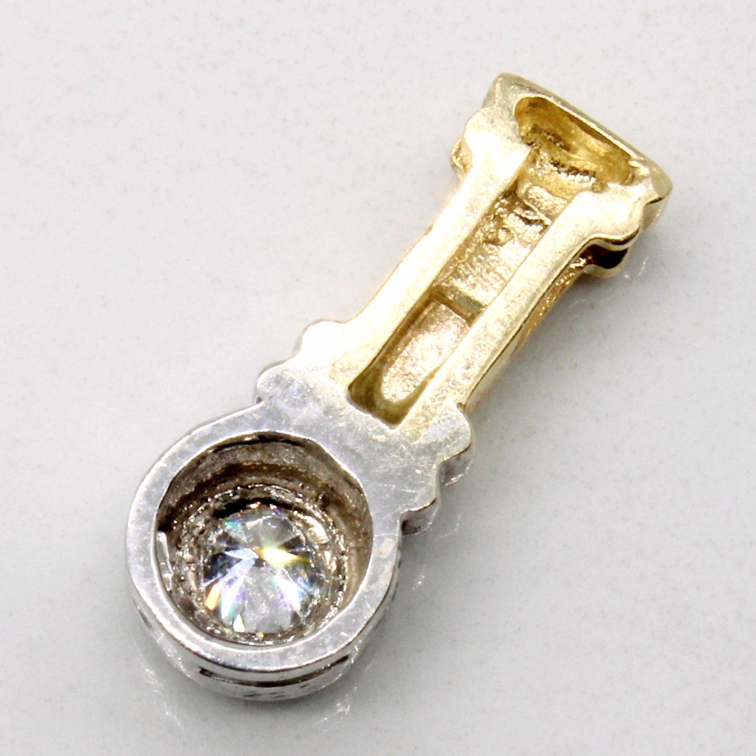 Pendentif goutte serti clos de diamants | 0,18 ct | 