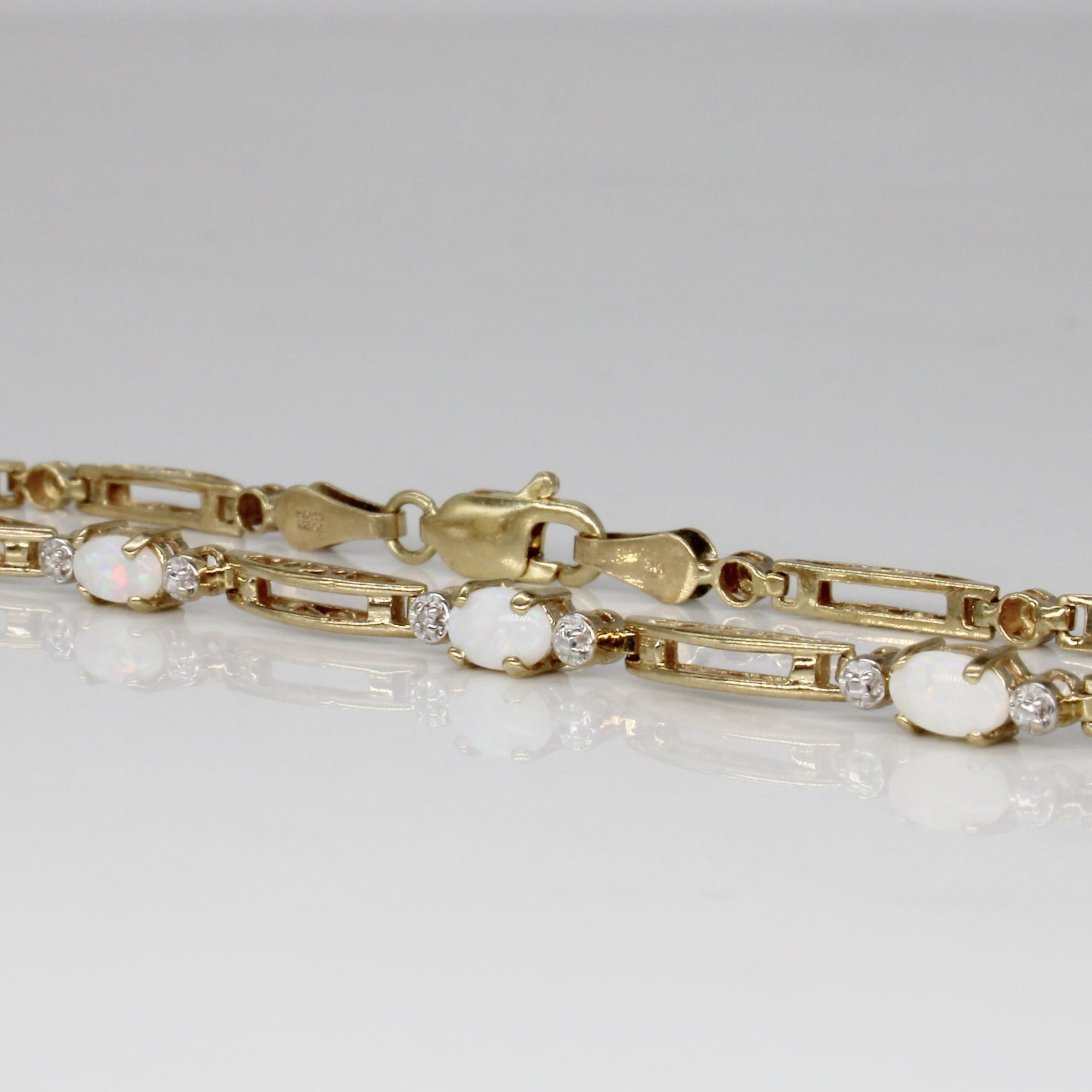 Yellow Gold Opal Bracelet | 0.65ctw | 7