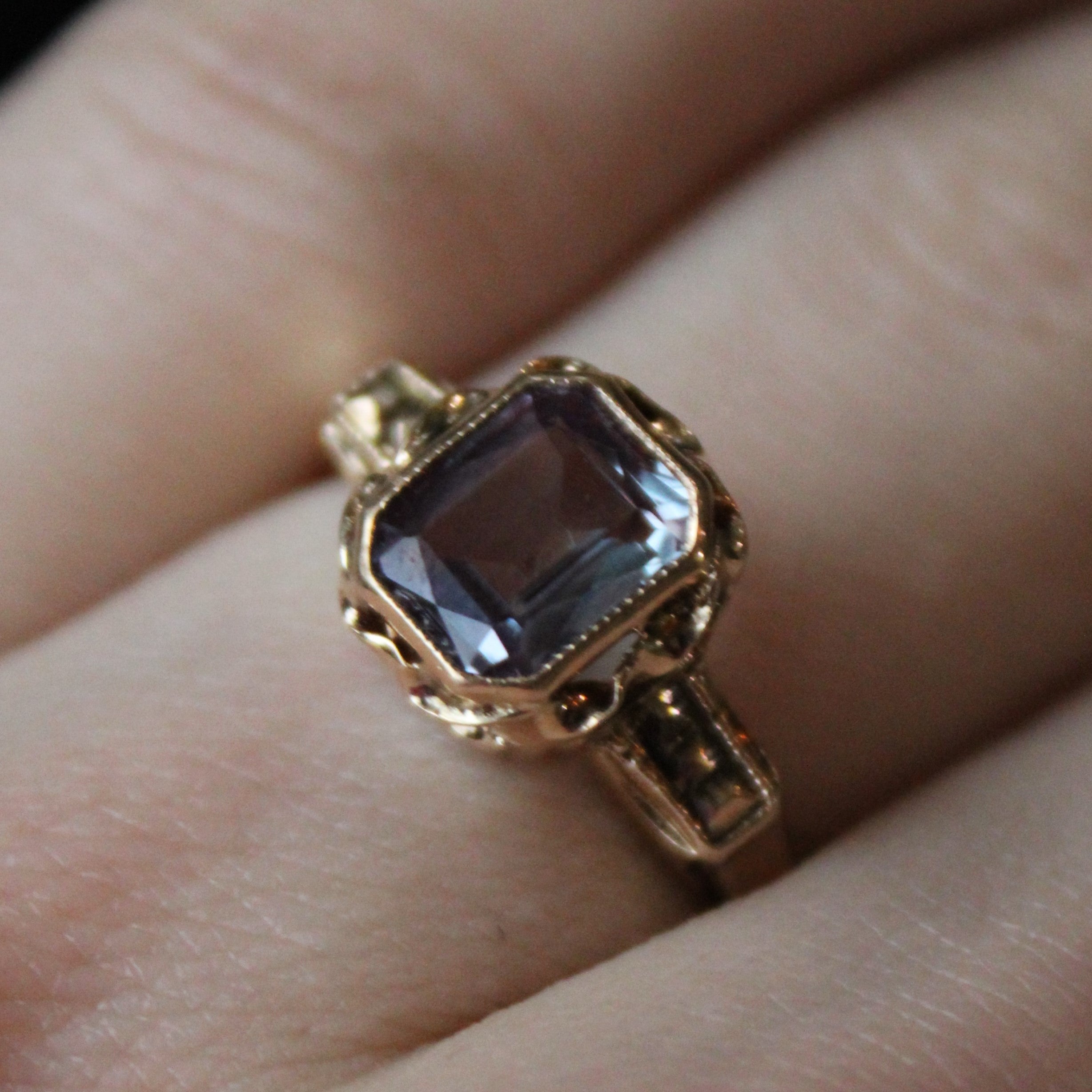 Synthetic Colour Change Sapphire Ring | 1.50ct | SZ 8 |