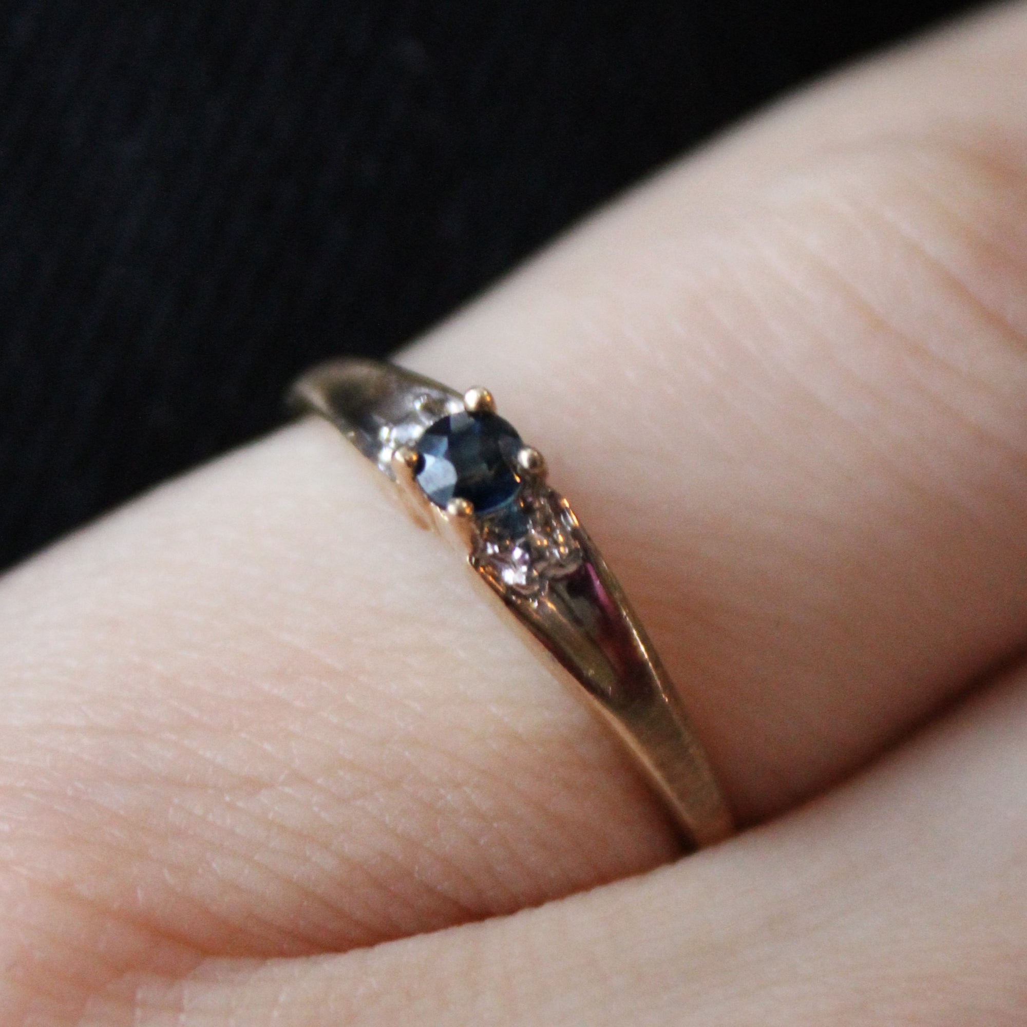 High Set Sapphire Ring | 0.11ct | SZ 6.75 |