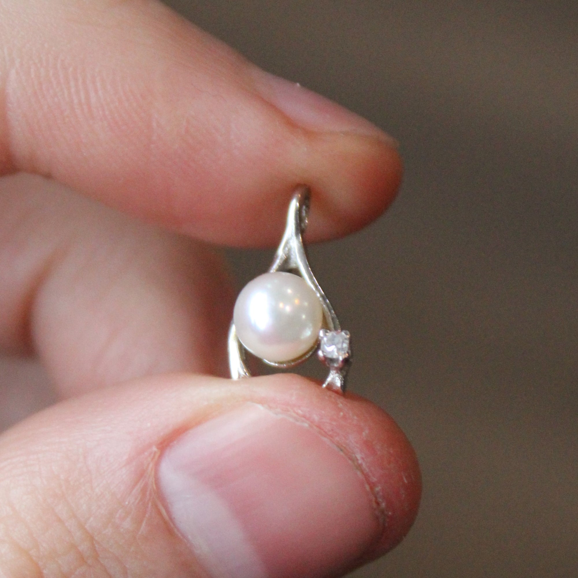 Pearl & Diamond Wishbone Pendant | 0.03ct |