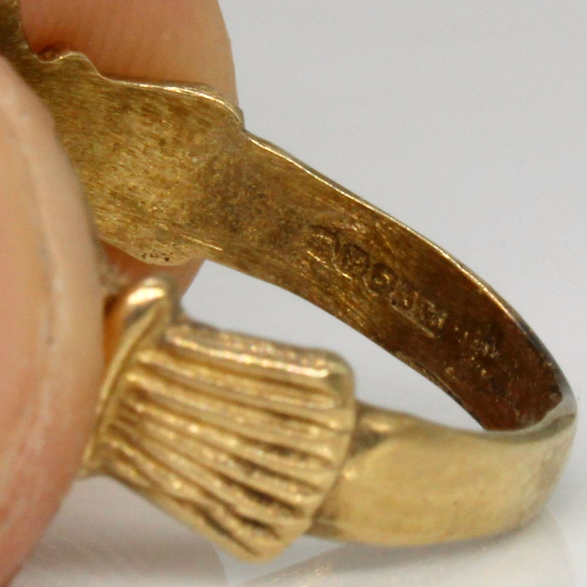 9k Yellow Gold Claddagh Ring | SZ 5 |