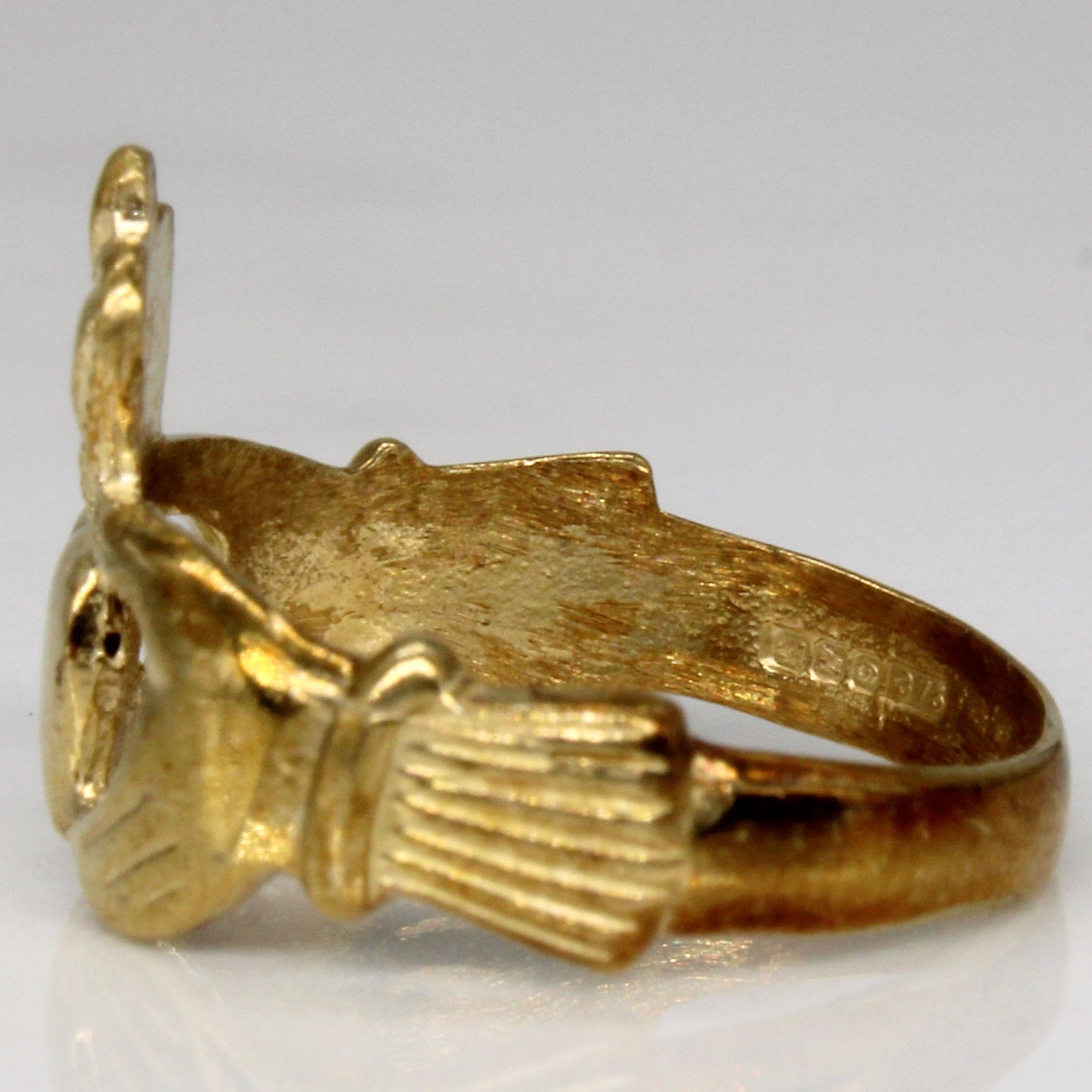 9k Yellow Gold Claddagh Ring | SZ 5.25 |