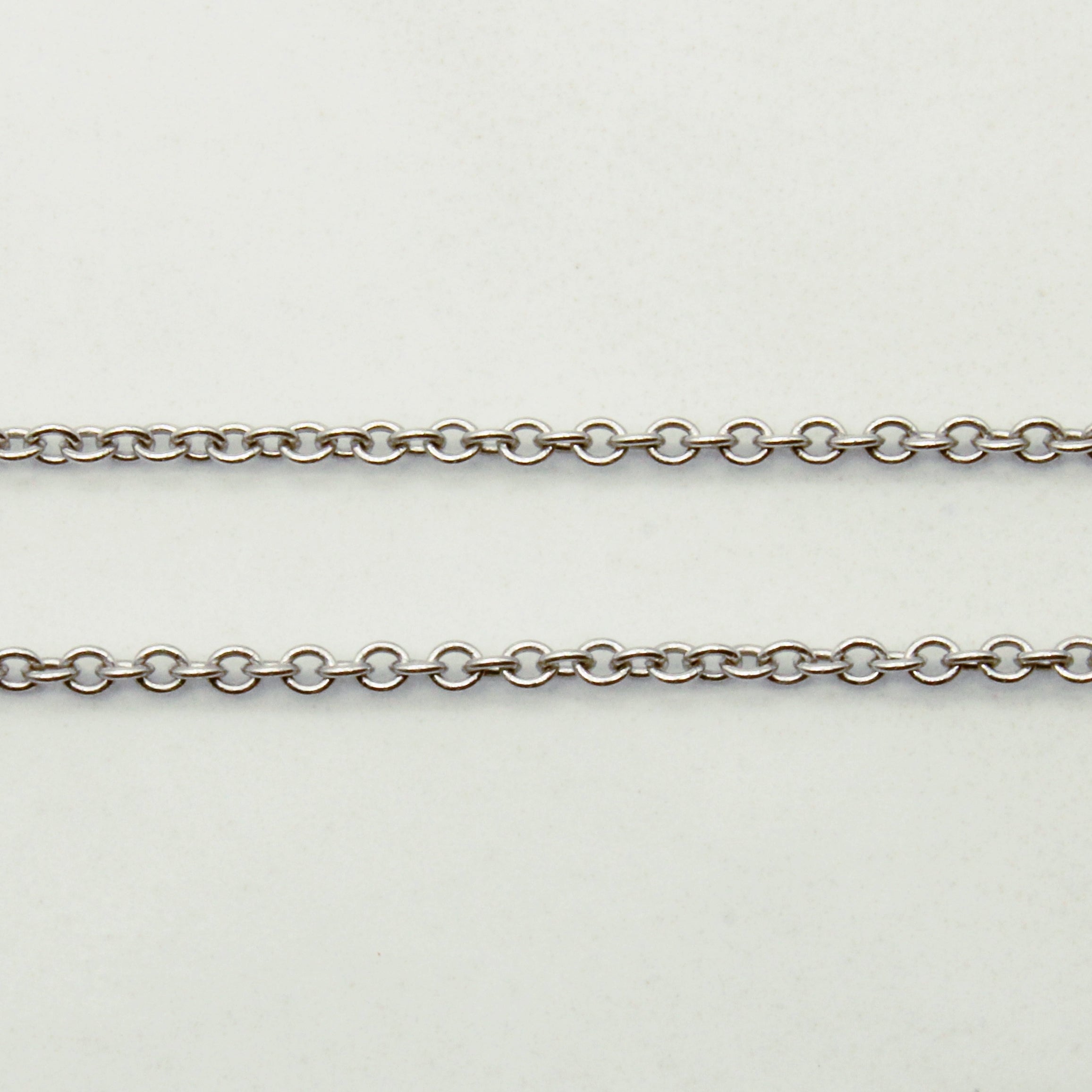 18k White Gold Circle Link Chain | 18" |