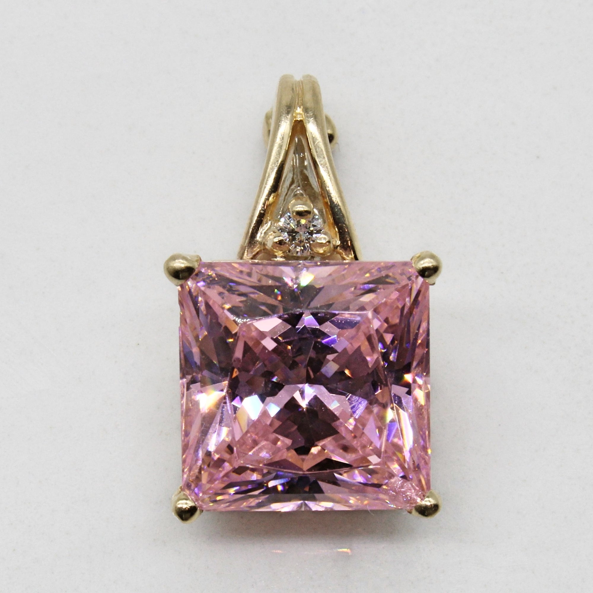 Synthetic Spinel & Diamond Pendant | 5.90ct, 0.02ct |