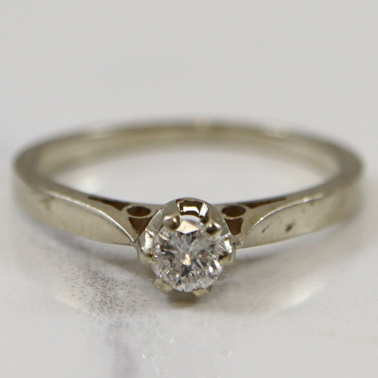 Retro Belcher Set Engagement Ring | 0.20ct | SZ 7.5 |