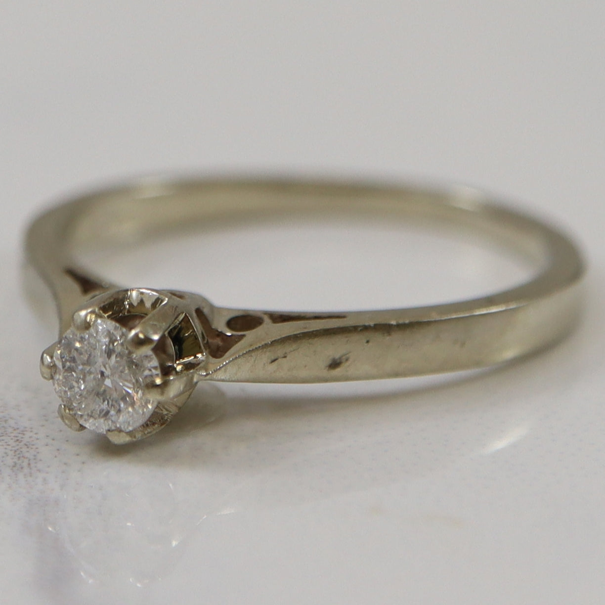 Retro Belcher Set Engagement Ring | 0.20ct | SZ 7.5 |