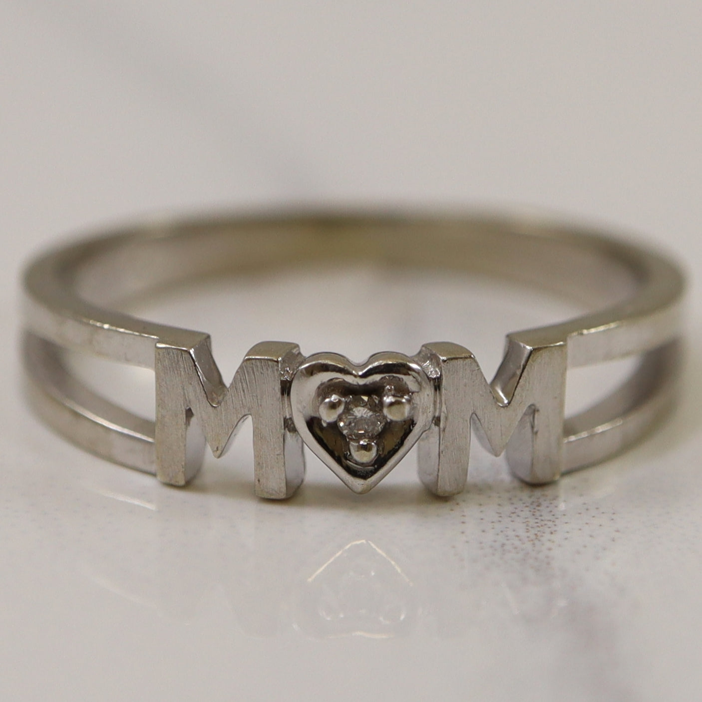 Diamond Mom Ring | 0.01ct | SZ 7 |