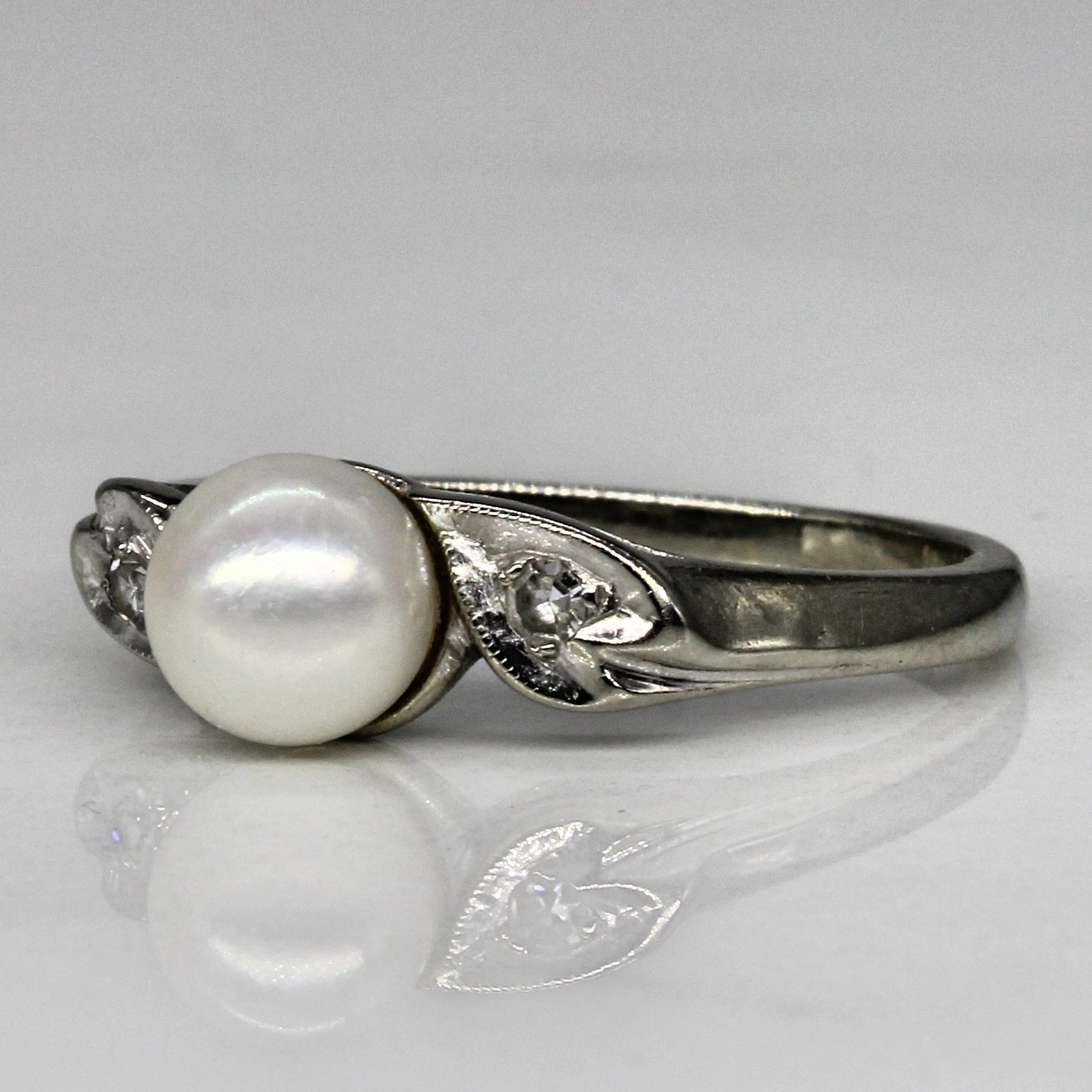 Heart Detailed Pearl & Diamond Ring | 0.03ctw | SZ 4.5 |