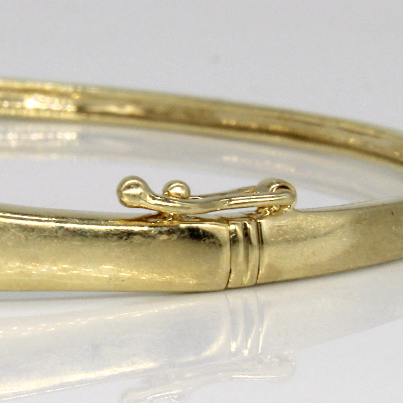 Diamond Knot Bangle Bracelet | 0.25ctw | 8" |