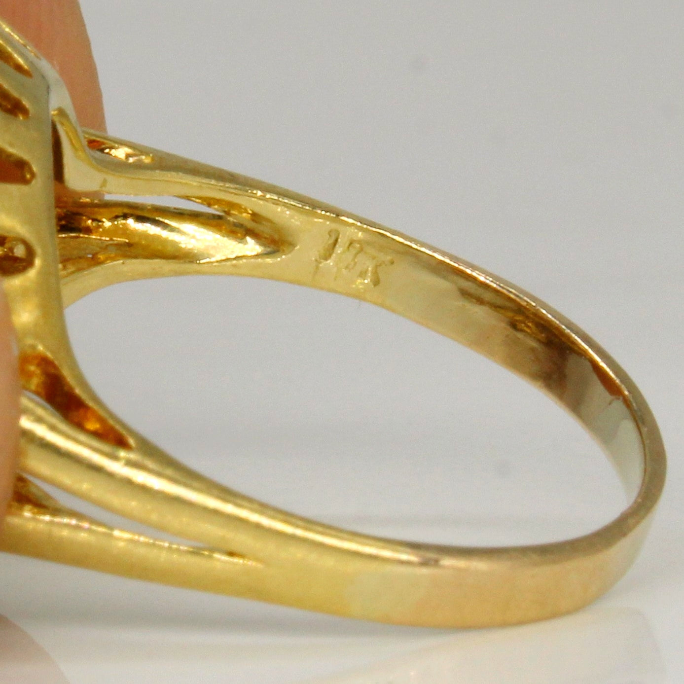 Diamond Cluster Set Cocktail Ring | 0.16ctw | SZ 6.5 |