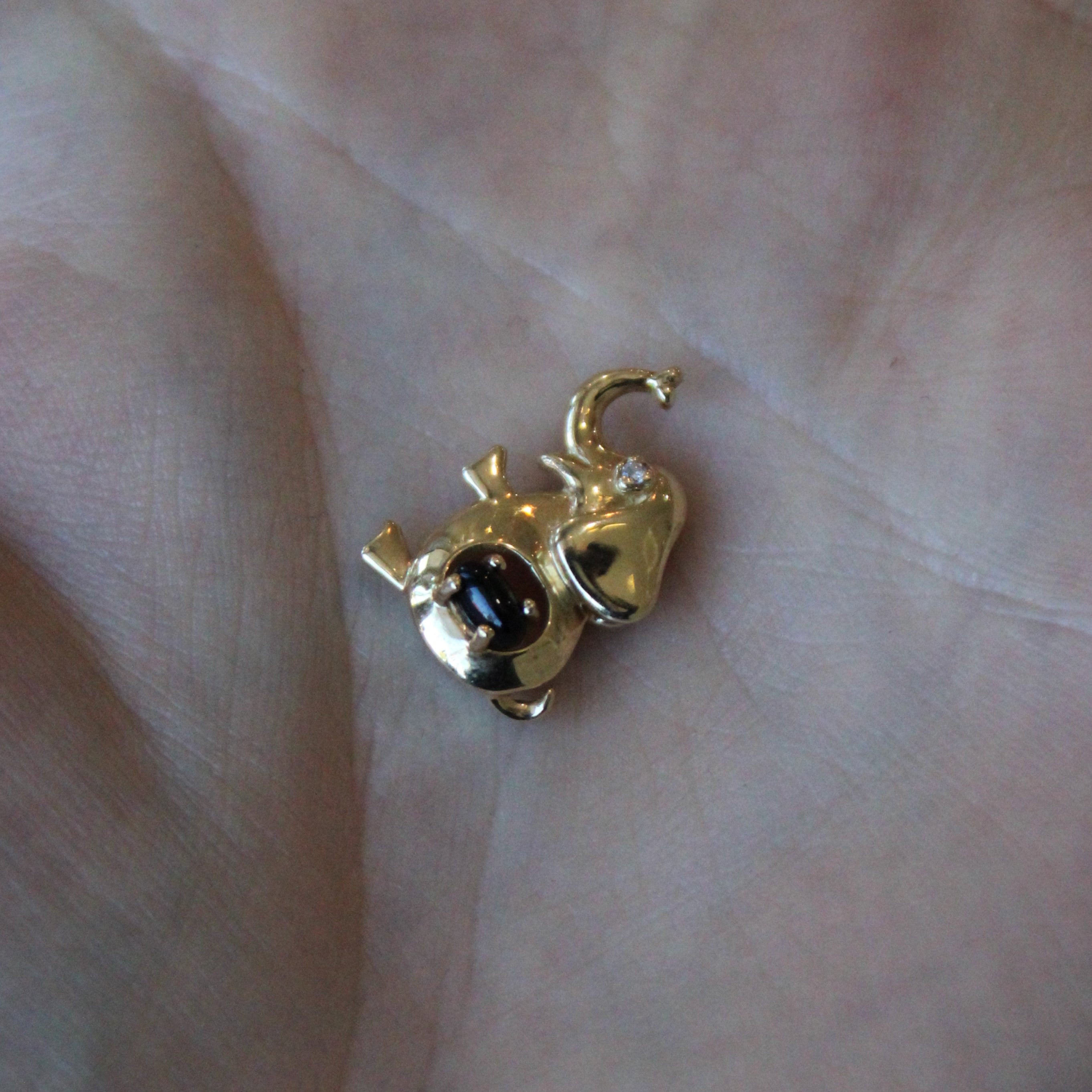 Onyx & Diamond Elephant Pendant | 0.16ct, 0.01ct |