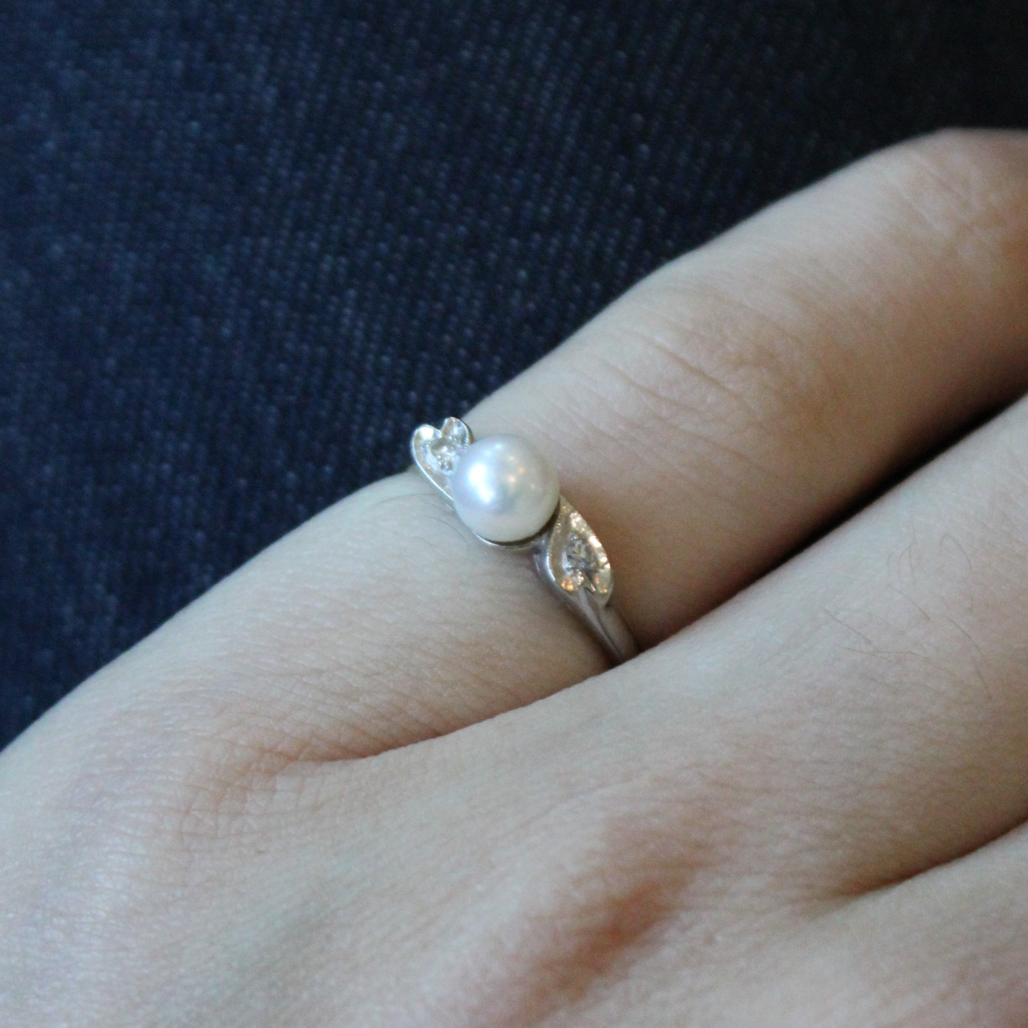 Heart Detailed Pearl & Diamond Ring | 0.03ctw | SZ 4.5 |