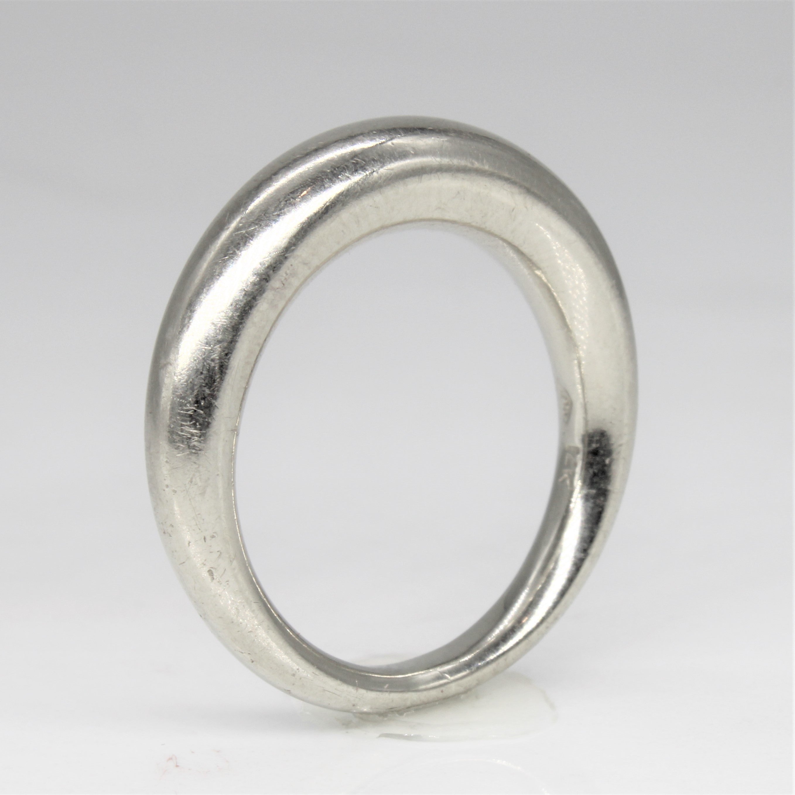 Curved Tapered White Gold Band | SZ 7.25 |