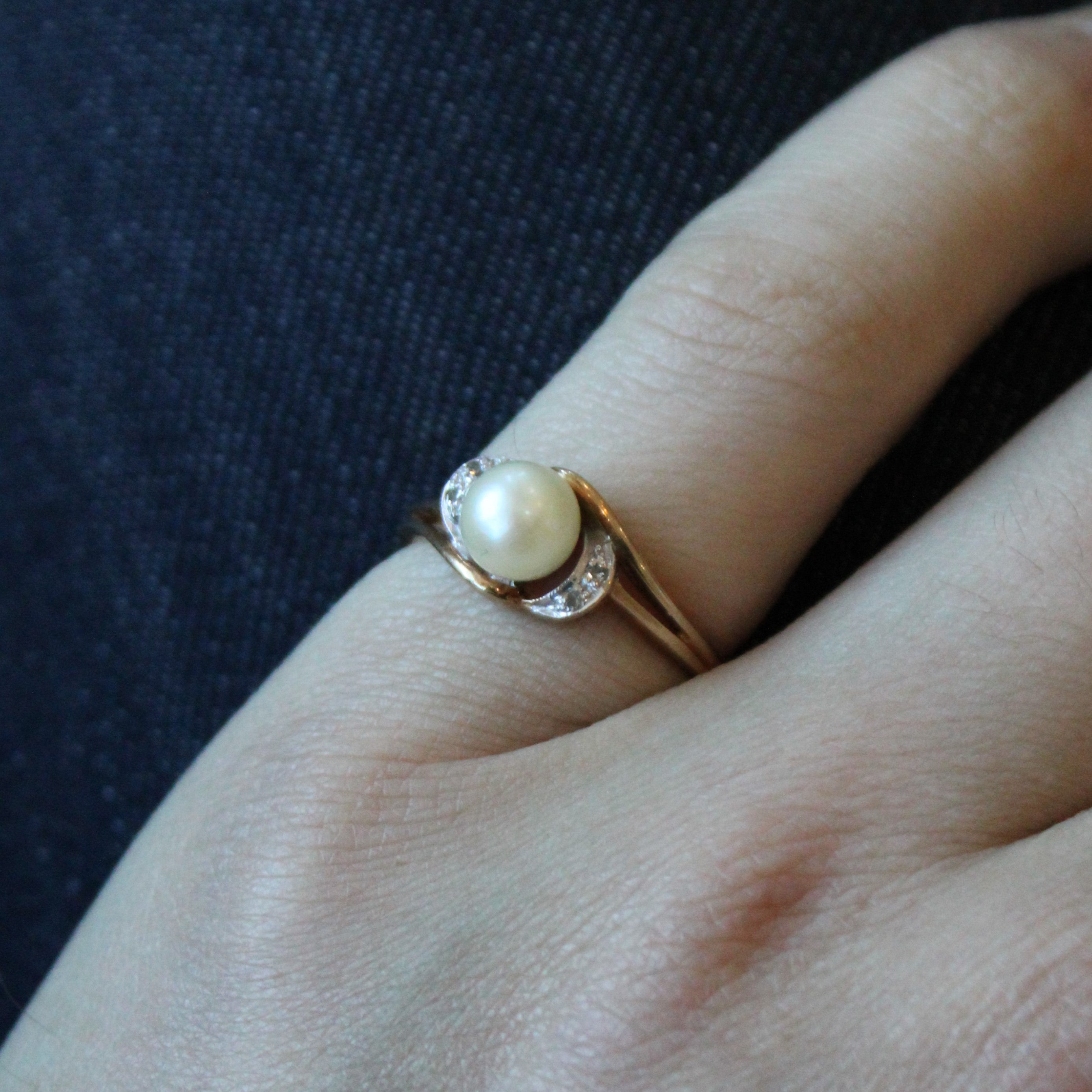 Pearl & Diamond Bypass Ring | 0.02ctw | SZ 6.75 |