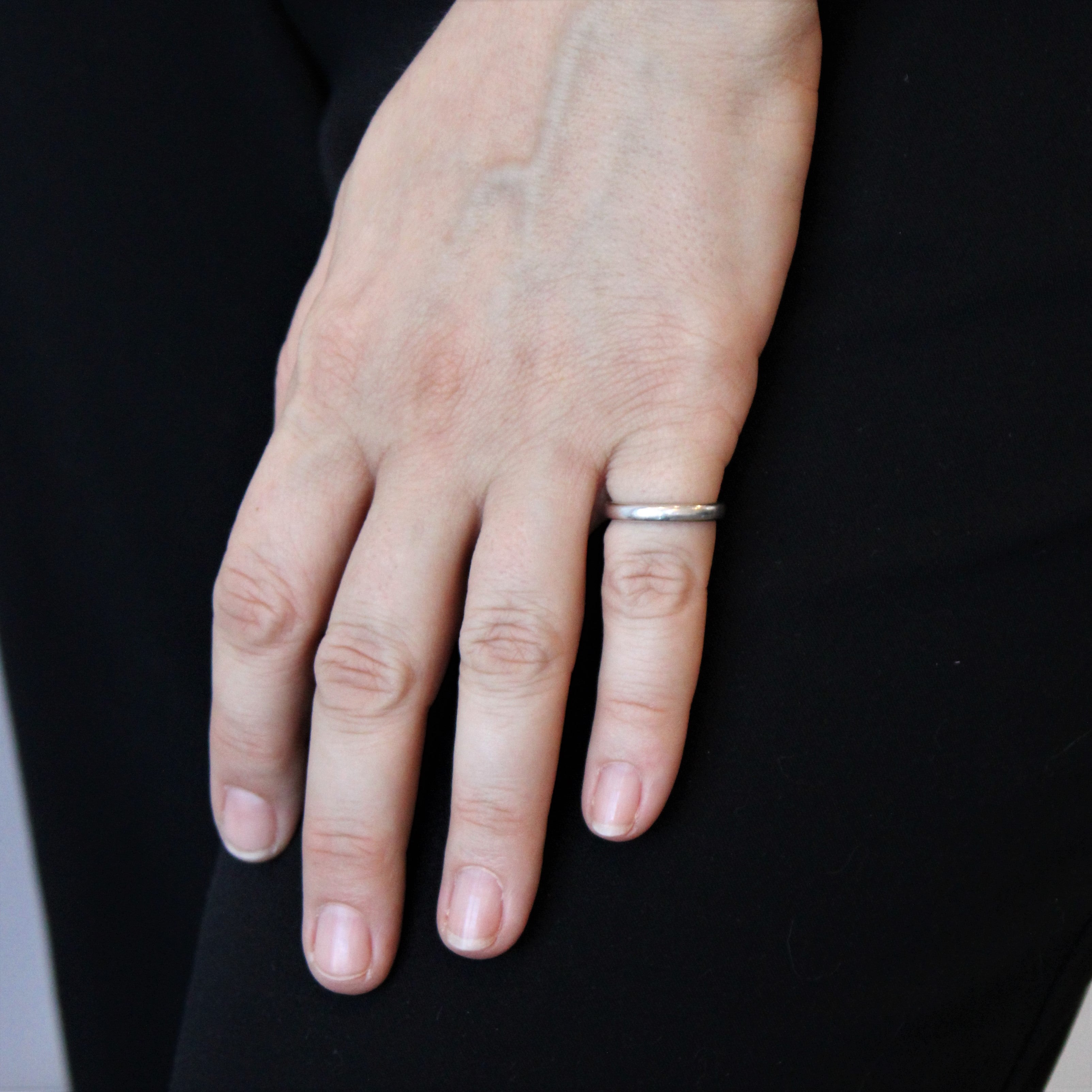 14k White Gold Band | SZ 5.5 |
