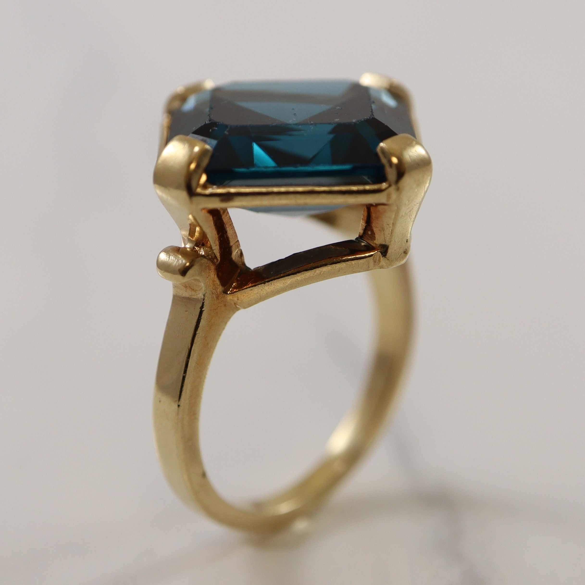 Asscher Cut Synthetic Blue Sapphire Ring | 10.00ct | SZ 7.5 |