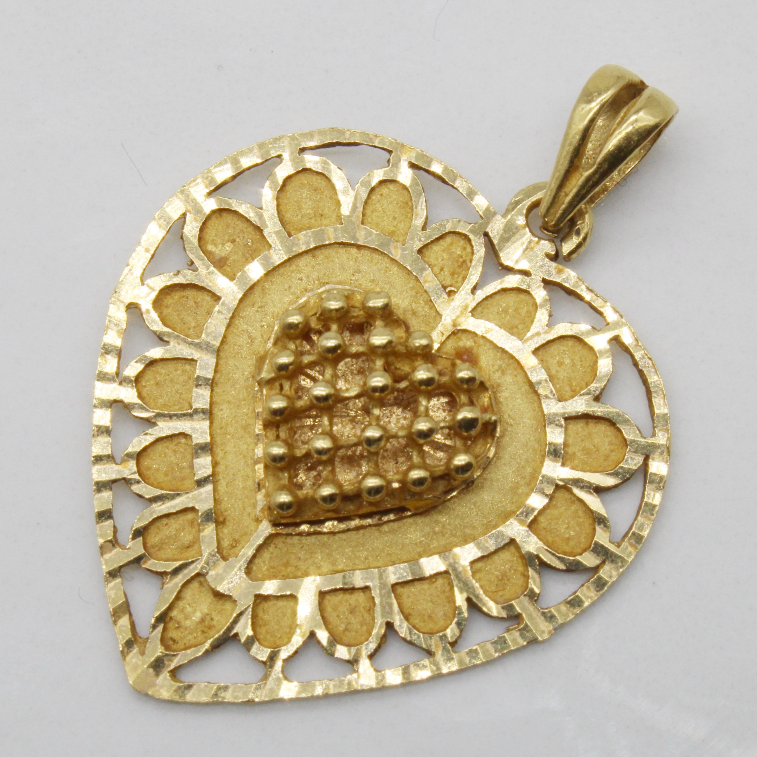 21k Yellow Gold Heart Pendant |