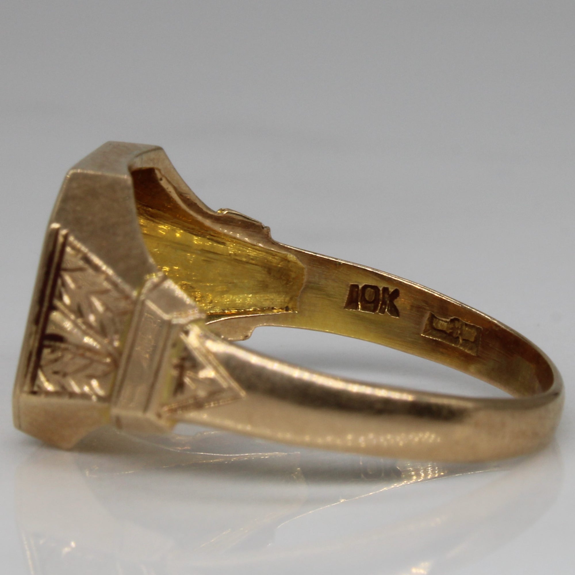Mid Century Yellow Gold Signet Ring | SZ 9.5 |