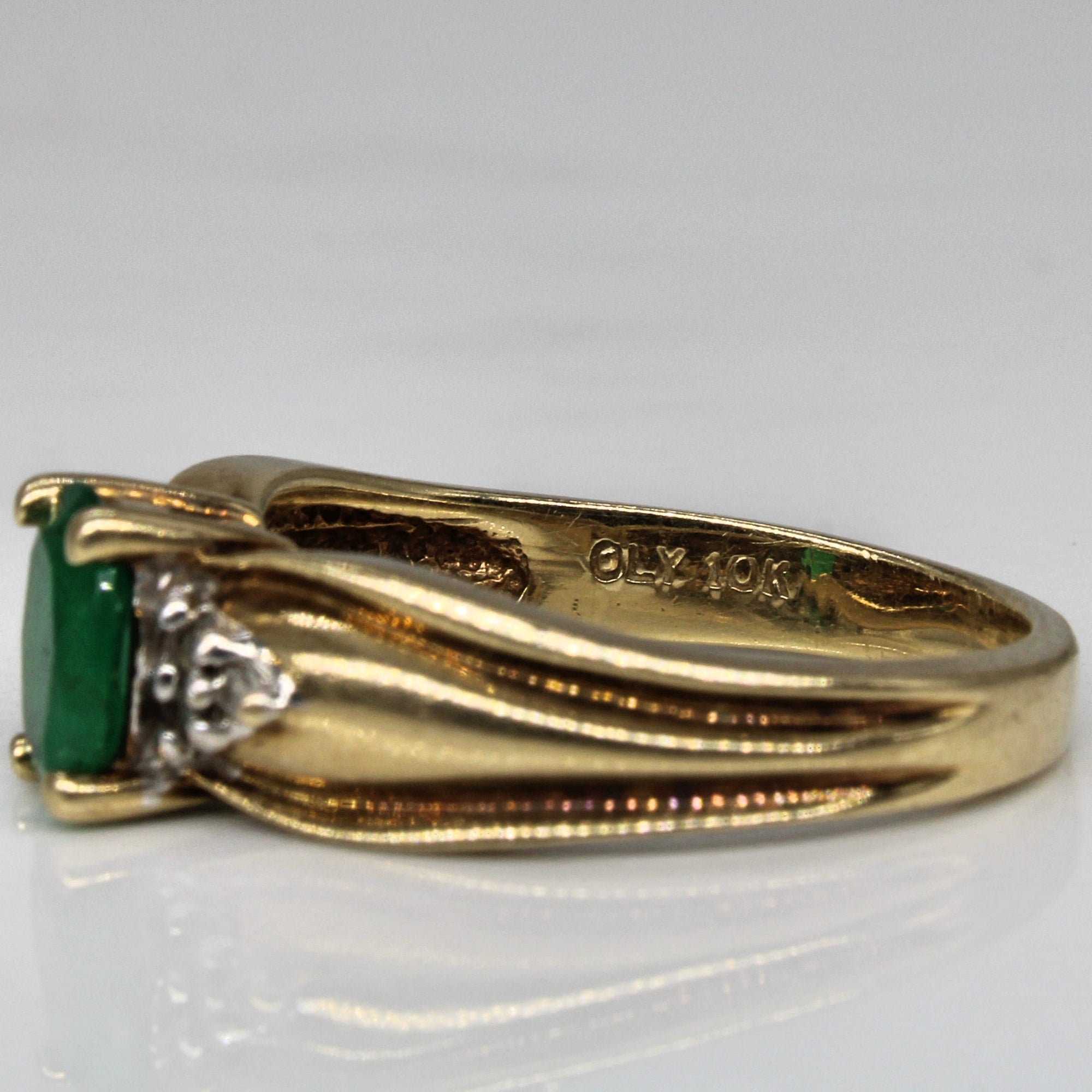 Emerald & Diamond Ring | 0.45ct, 0.03ctw | SZ 6.75 |