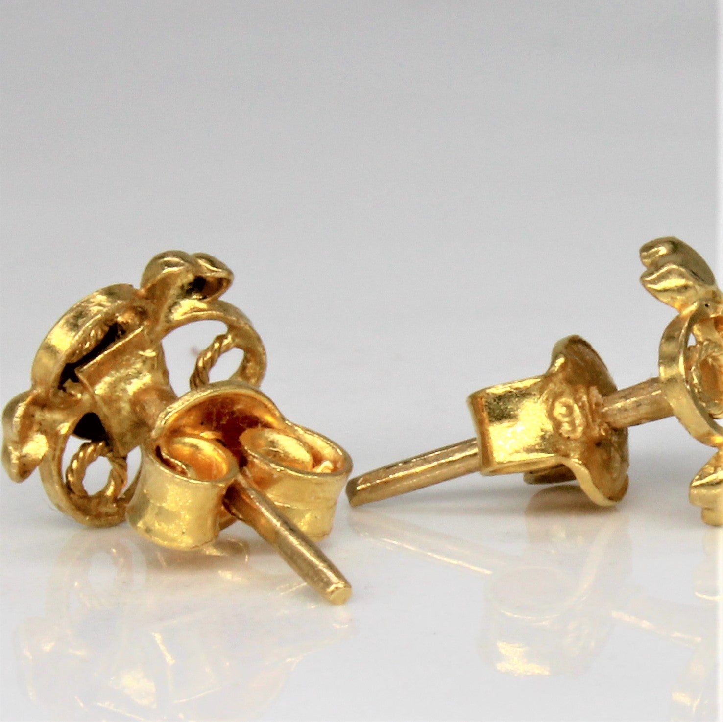 Yellow Gold Stud Earrings |