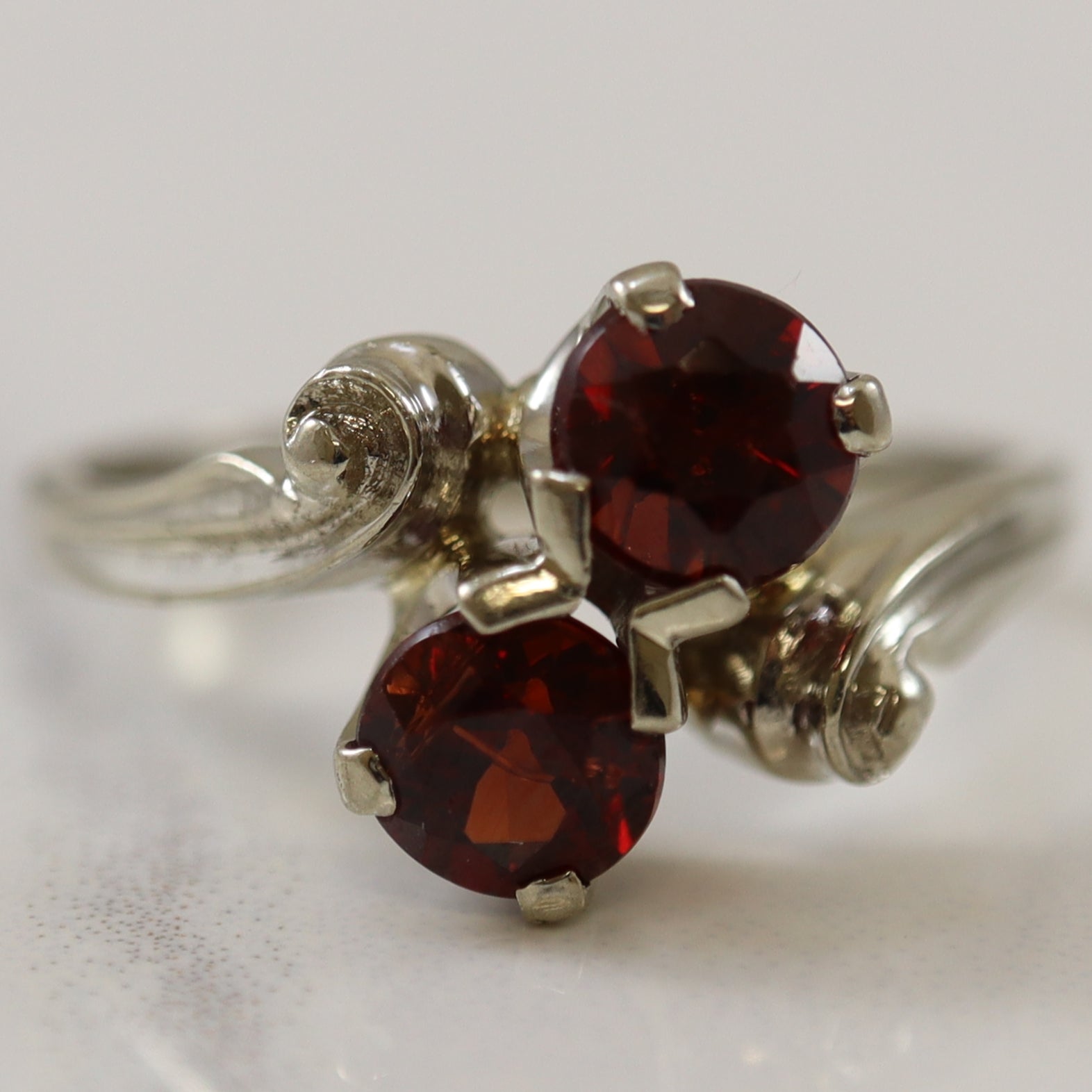 Garnet Bypass Scroll Ring | 1.50ctw | SZ 7.5 |