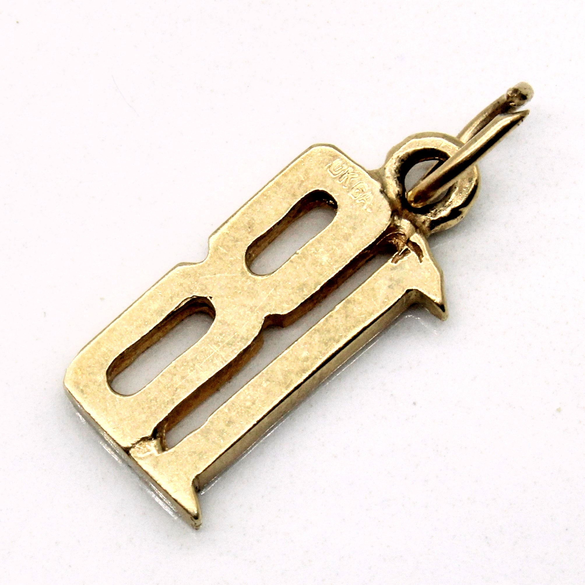 Yellow Gold '18' Pendant |