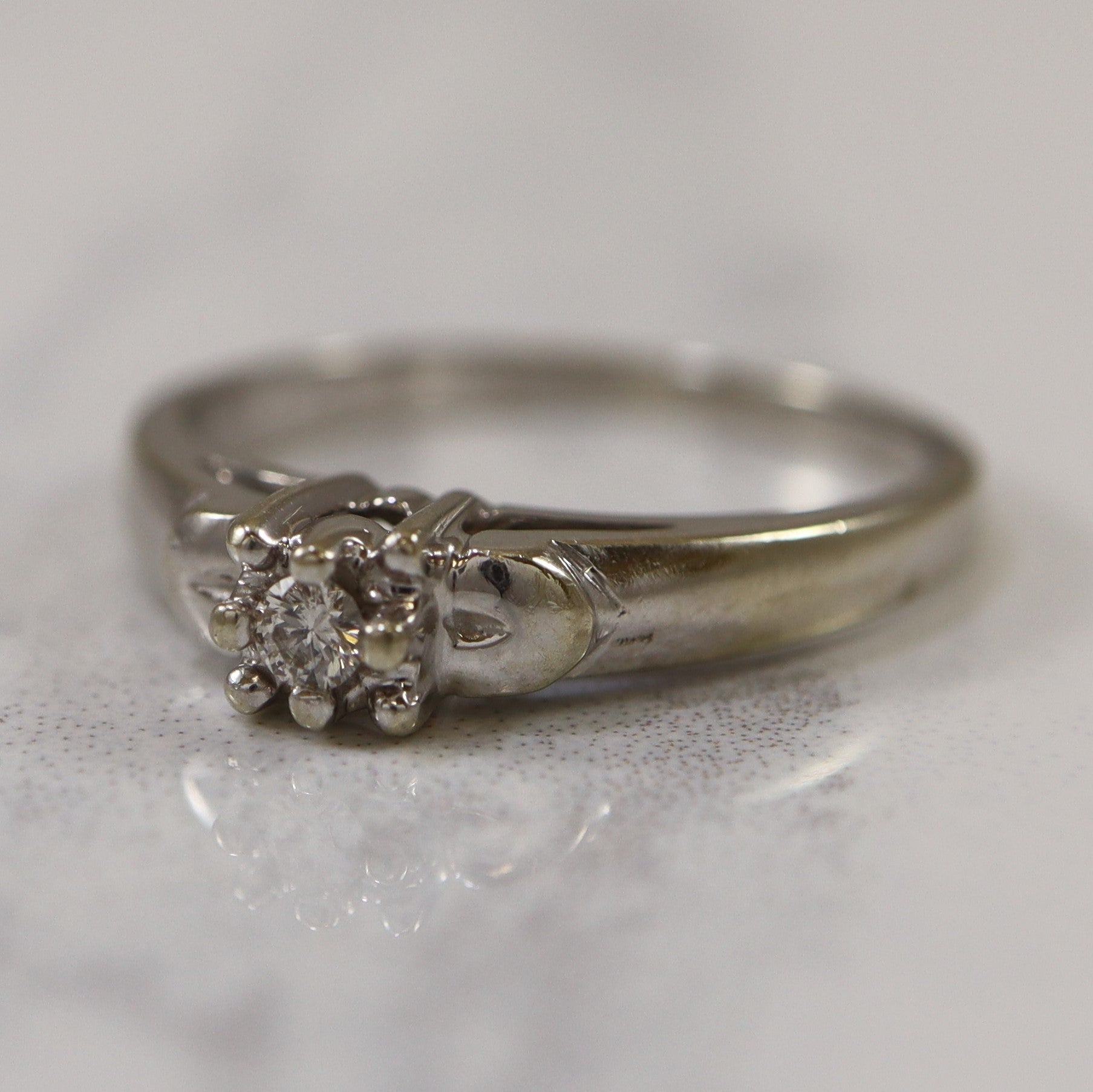 Leaf Detail Solitaire Diamond Ring | 0.04ct | SZ 5.75 |