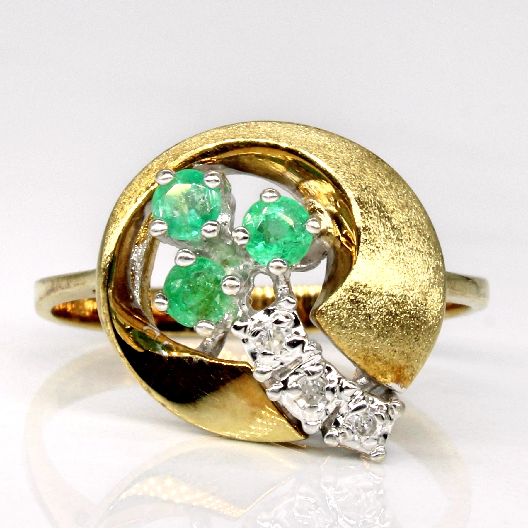 Emerald & Diamond Abstract Bubble Ring | 0.24ctw, 0.06ctw | SZ 8 |