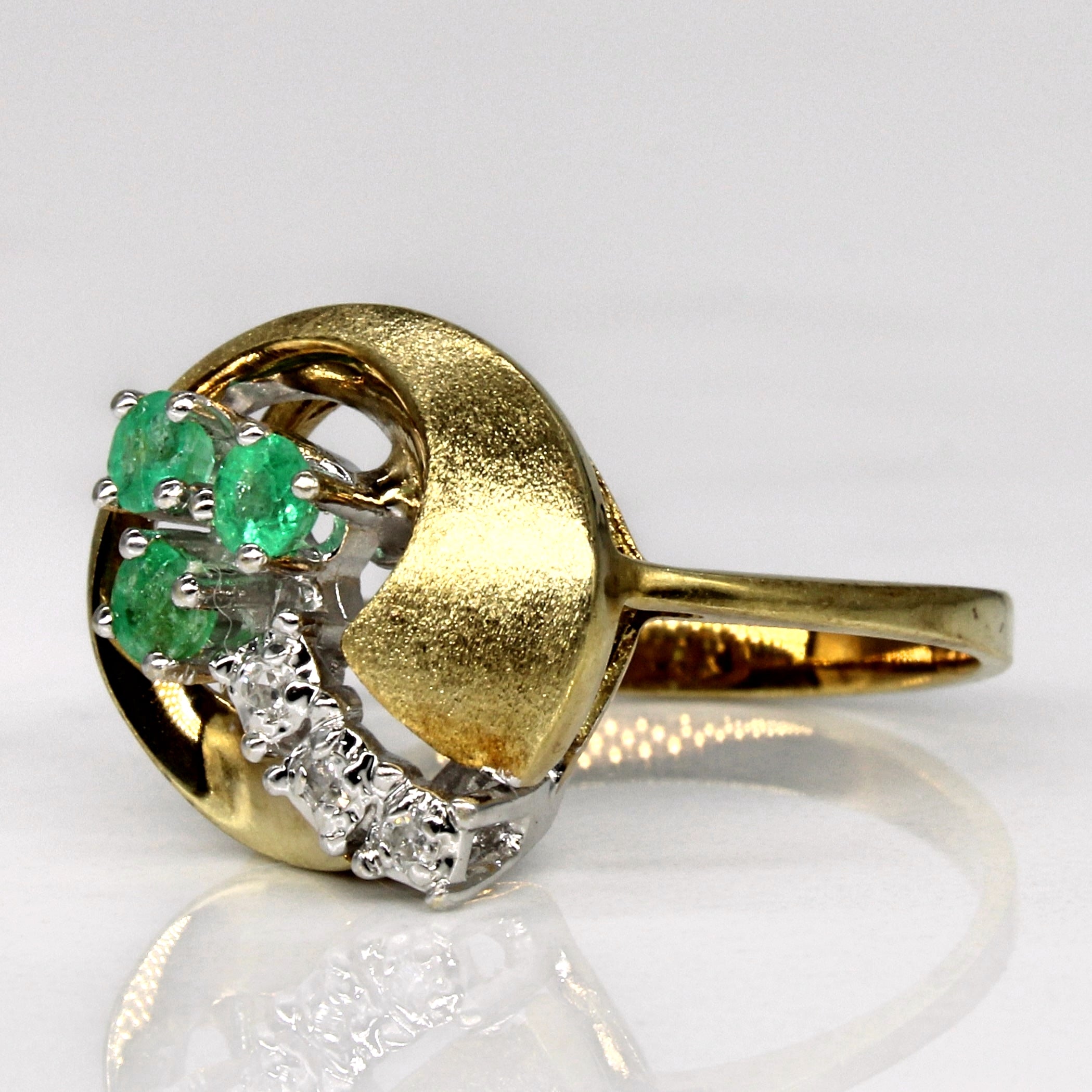 Emerald & Diamond Abstract Bubble Ring | 0.24ctw, 0.06ctw | SZ 8 |