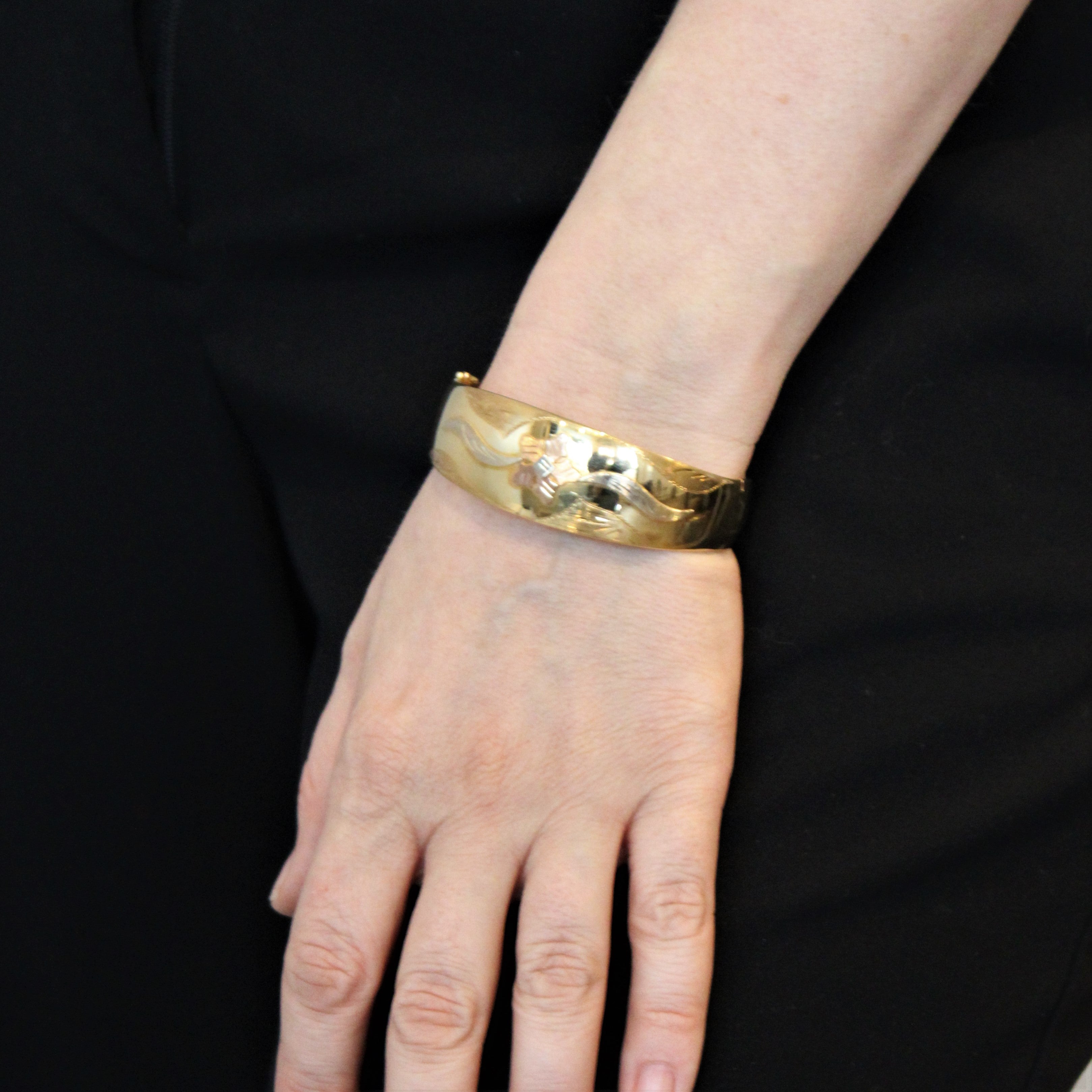 Tri Tone Gold Flower Bangle | 7" |