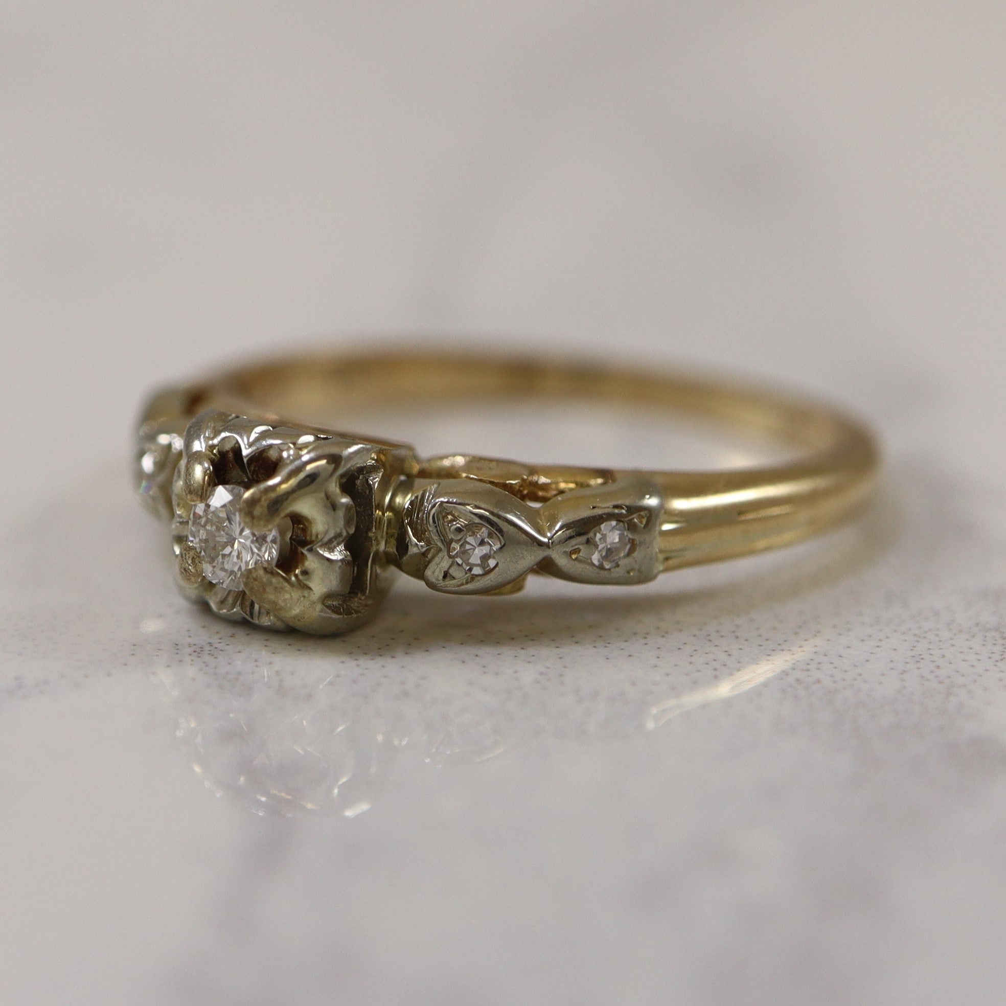 Heart Detail Diamond Retro Ring | 0.10ctw | SZ 6 |