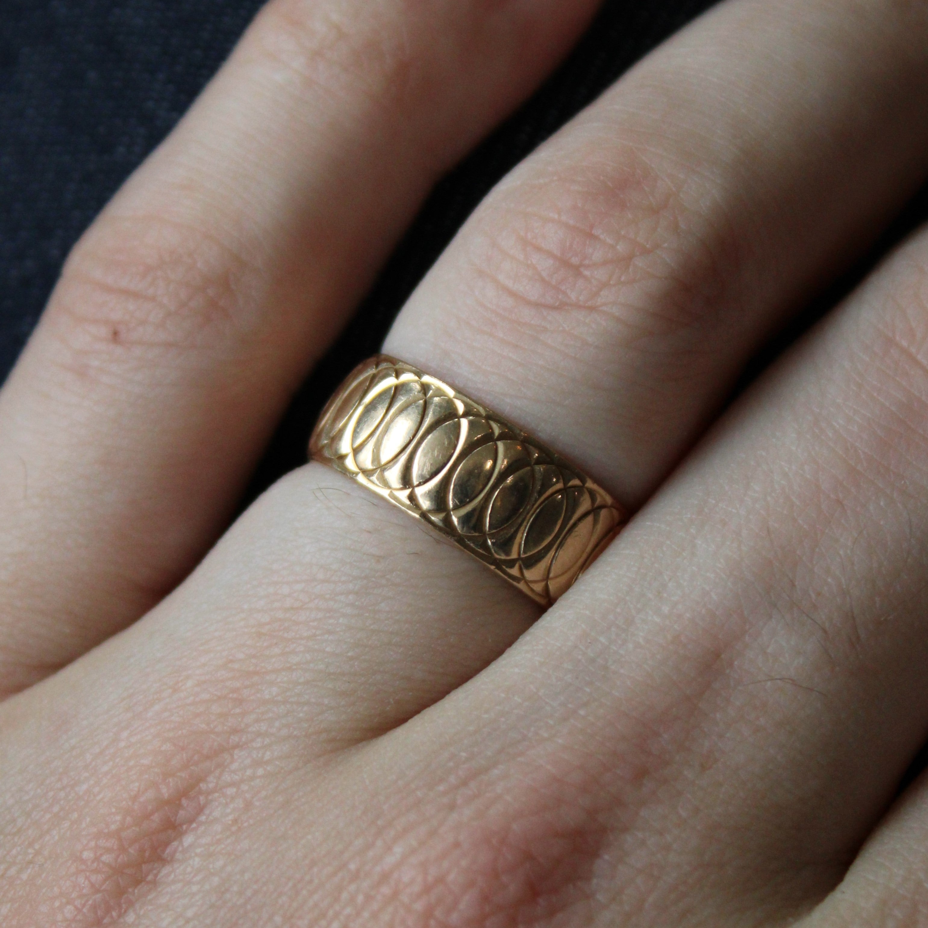 Yellow Gold Circle Pattern Ring | SZ 8 |