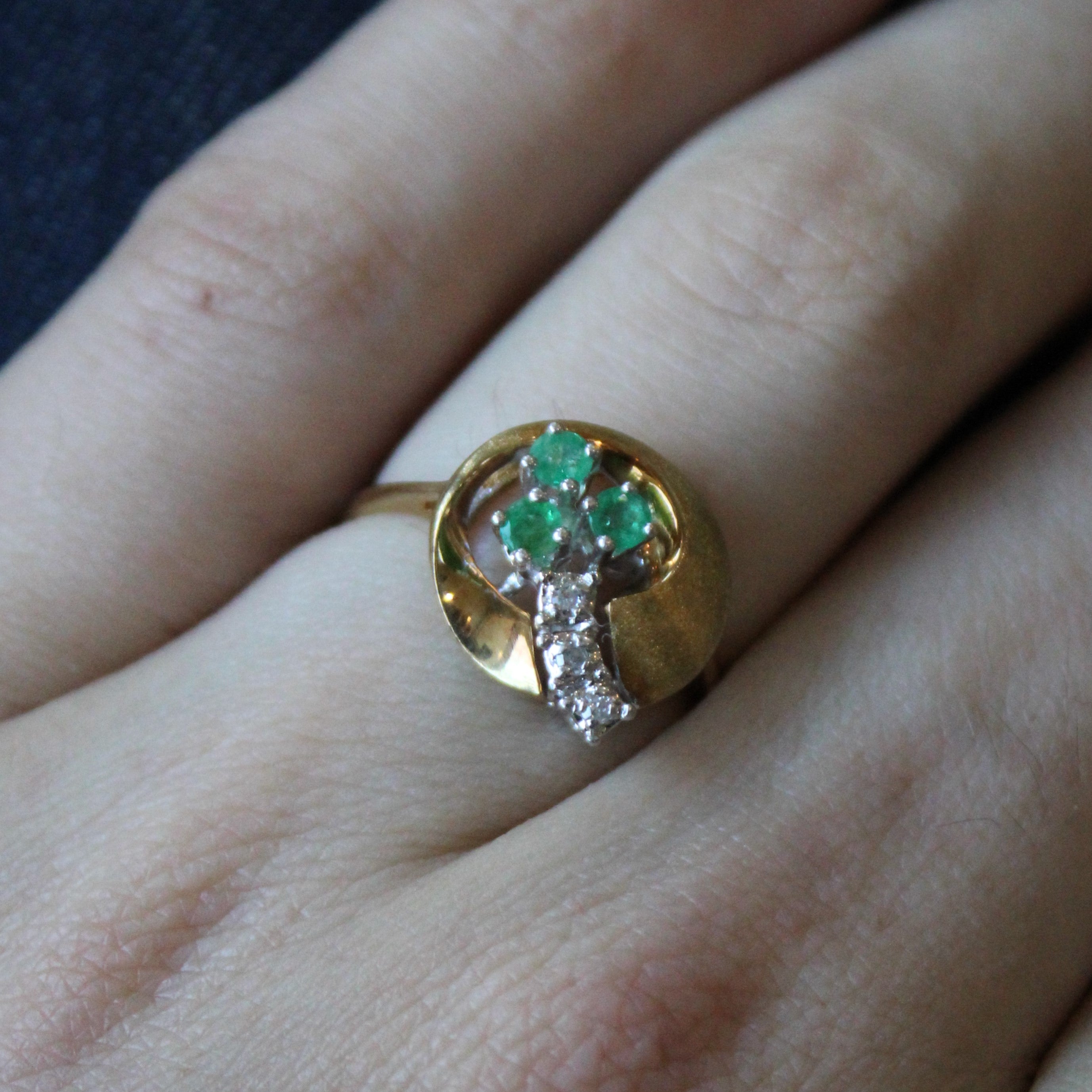 Emerald & Diamond Abstract Bubble Ring | 0.24ctw, 0.06ctw | SZ 8 |