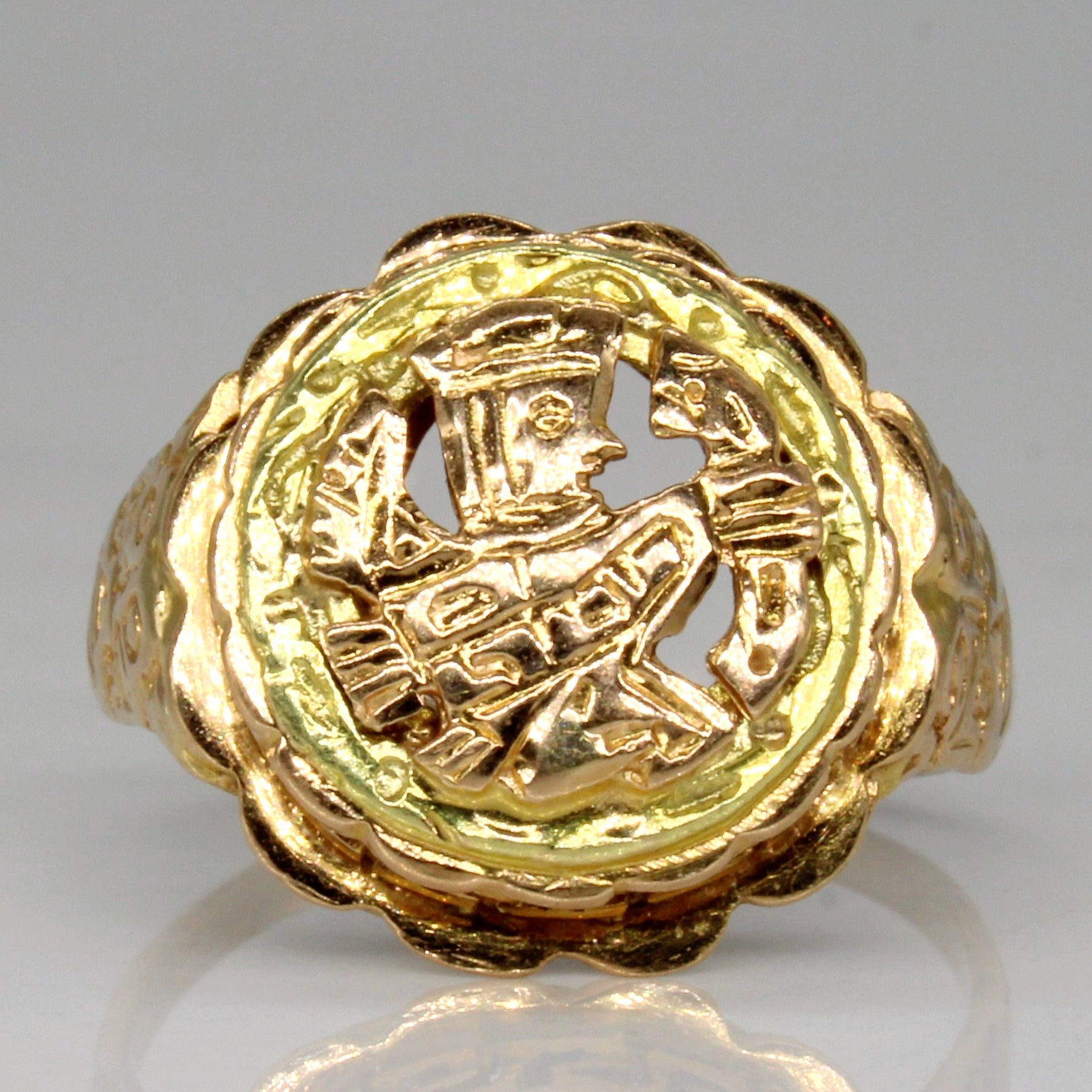 18k Yellow Gold Portrait Ring | SZ 7.5 |